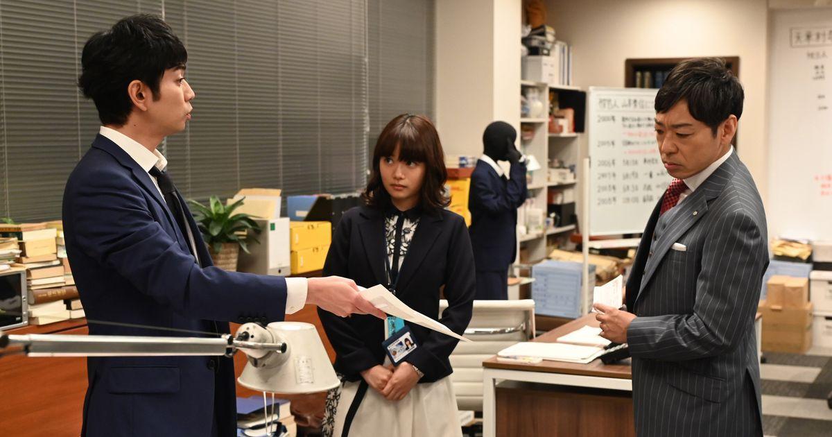 《99.9不可能的翻案》電影版女主角由新生代女星杉咲花接棒，松本潤（左）與香川照之回鍋演出。（翻攝自cinematoday）