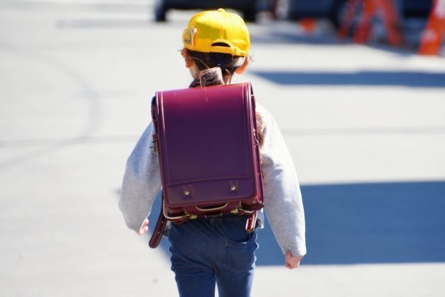 男大生站櫃檯被10歲妹妹搭訕,讓網友紛紛敲碗原PO長相。(示意圖 photo-ac)