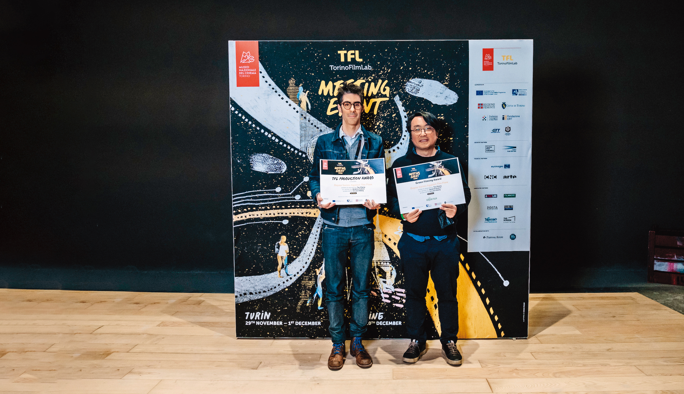 王琮（右）監製的中國大陸導演張濤第二部作品計畫《擊壤歌》（與台灣小說無關），日前在義大利都靈影展創投奪得歐盟聯合製作最佳計畫首獎和環保獎。左為法國聯合編劇Jeremie Dubois。（王琮提供）