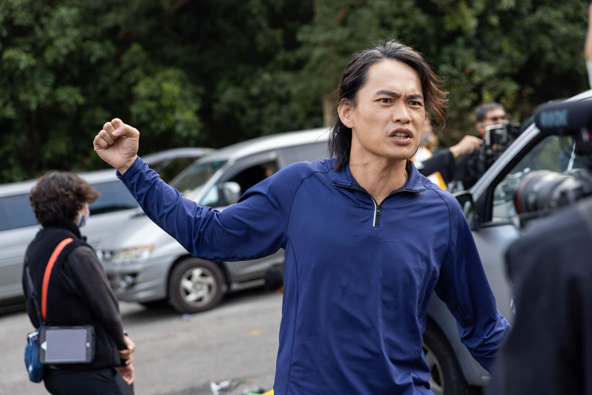 黃鐙輝在《拳職人員》飾演拳擊教練。（公視台語台提供）