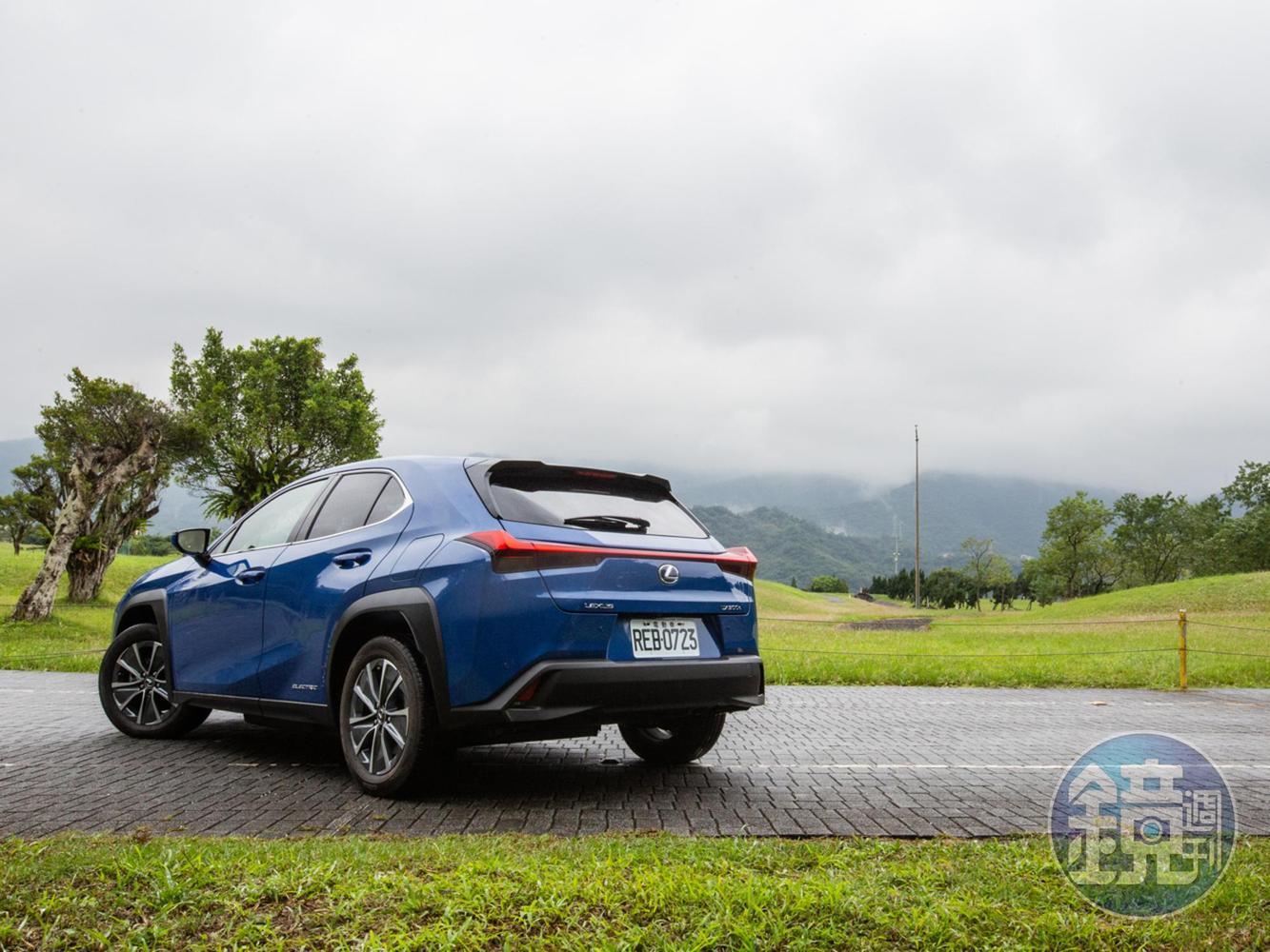 LEXUS UX 300e