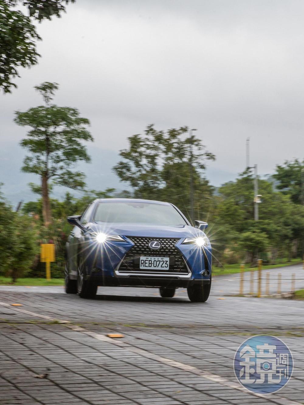 LEXUS UX 300e