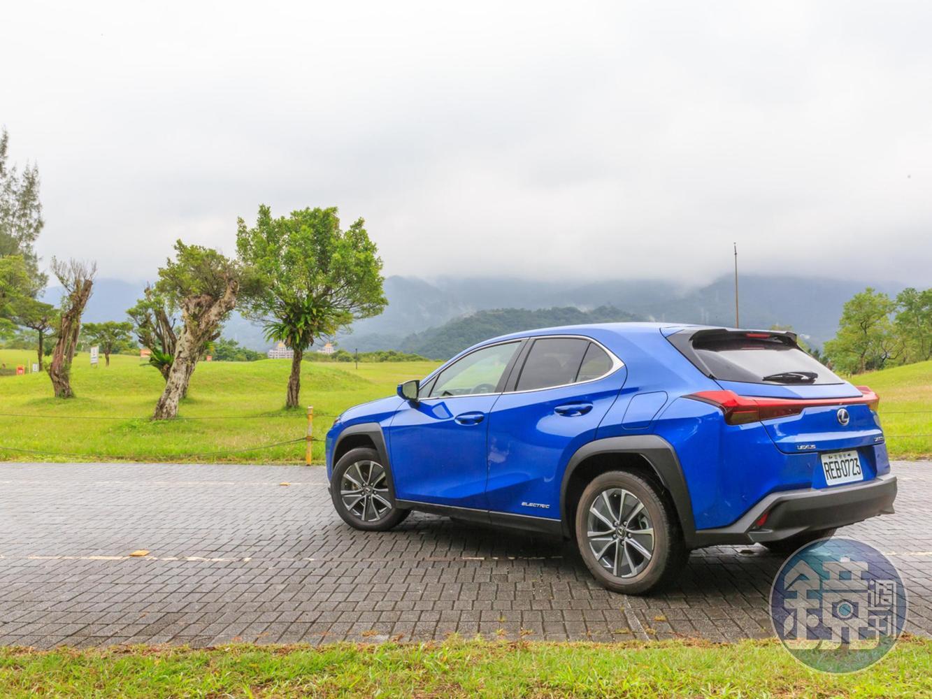 LEXUS UX 300e