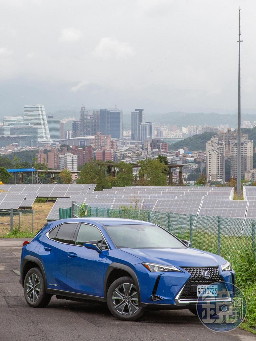 LEXUS UX 300e
