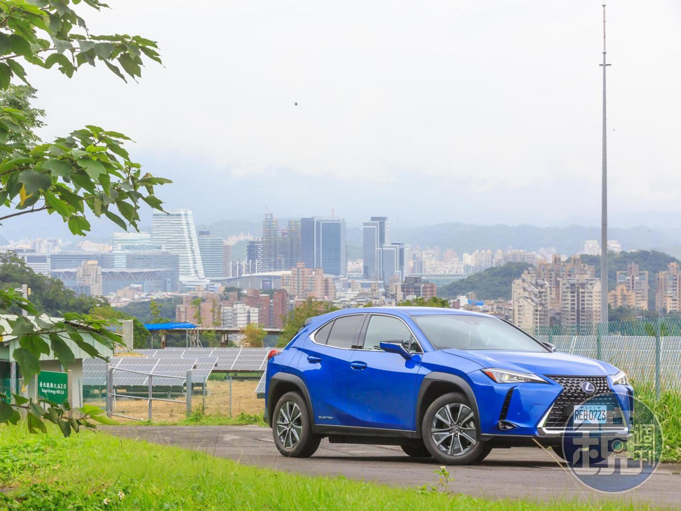 LEXUS UX 300e