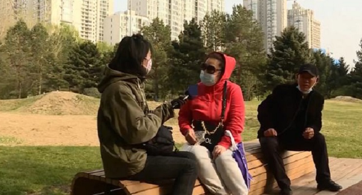 中國一名大媽指控交往的男友，同時和173女性網戀，且還背著她和另名大媽裸聊。（翻攝網易）