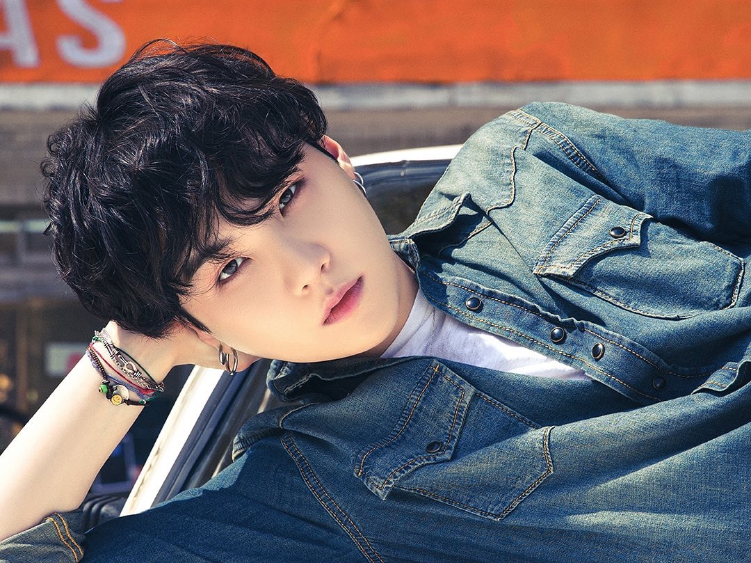 BTS成員SUGA昨返韓做PCR檢測，今確認新冠肺炎。（翻攝BTS IG）