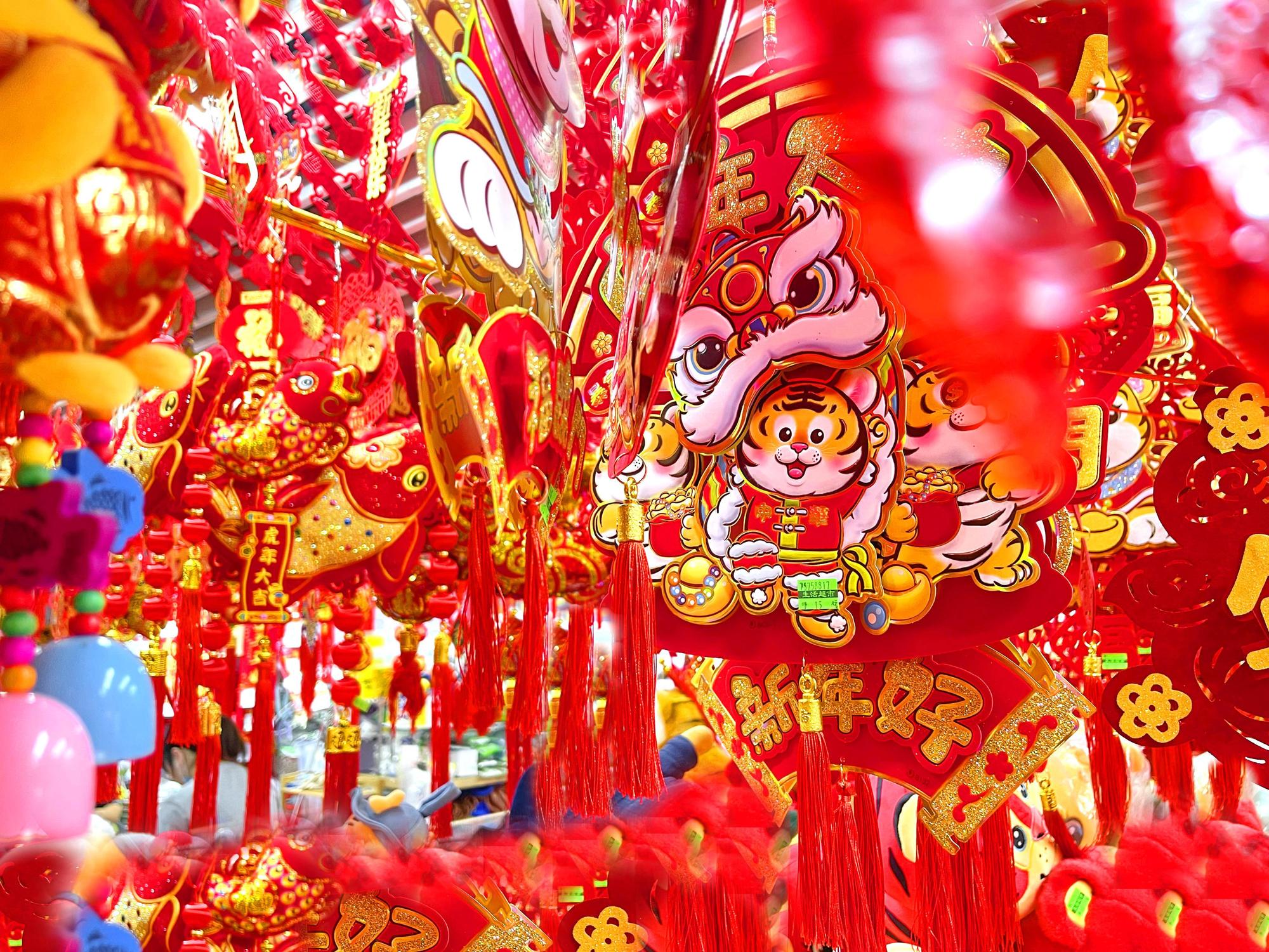 新的一年到來,虎年拜訪親朋好友,應景的吉祥話不可少。(東方IC)