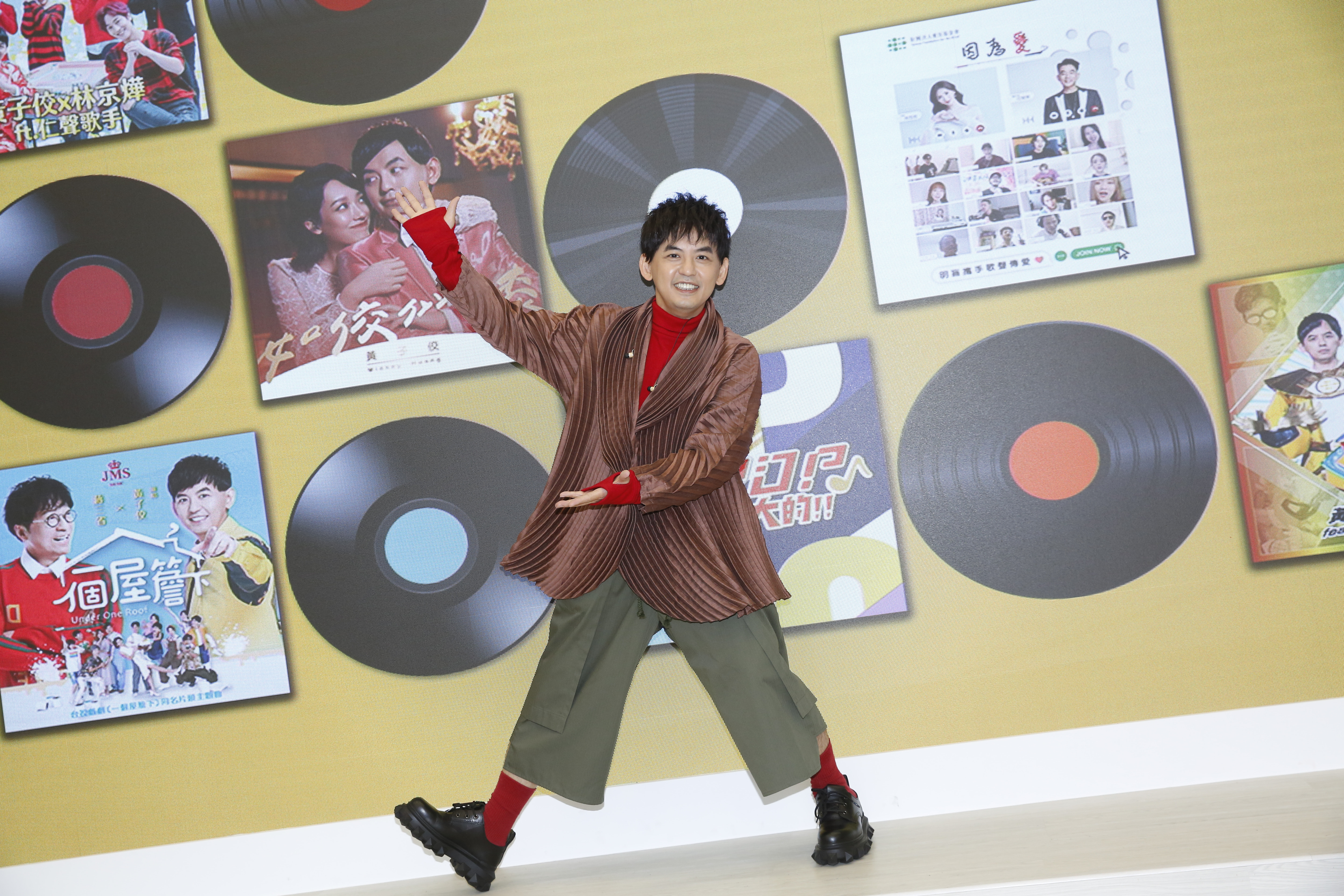 黃子佼舉辦《黃子佼平安夜音樂會2021#歌手佼出來》。