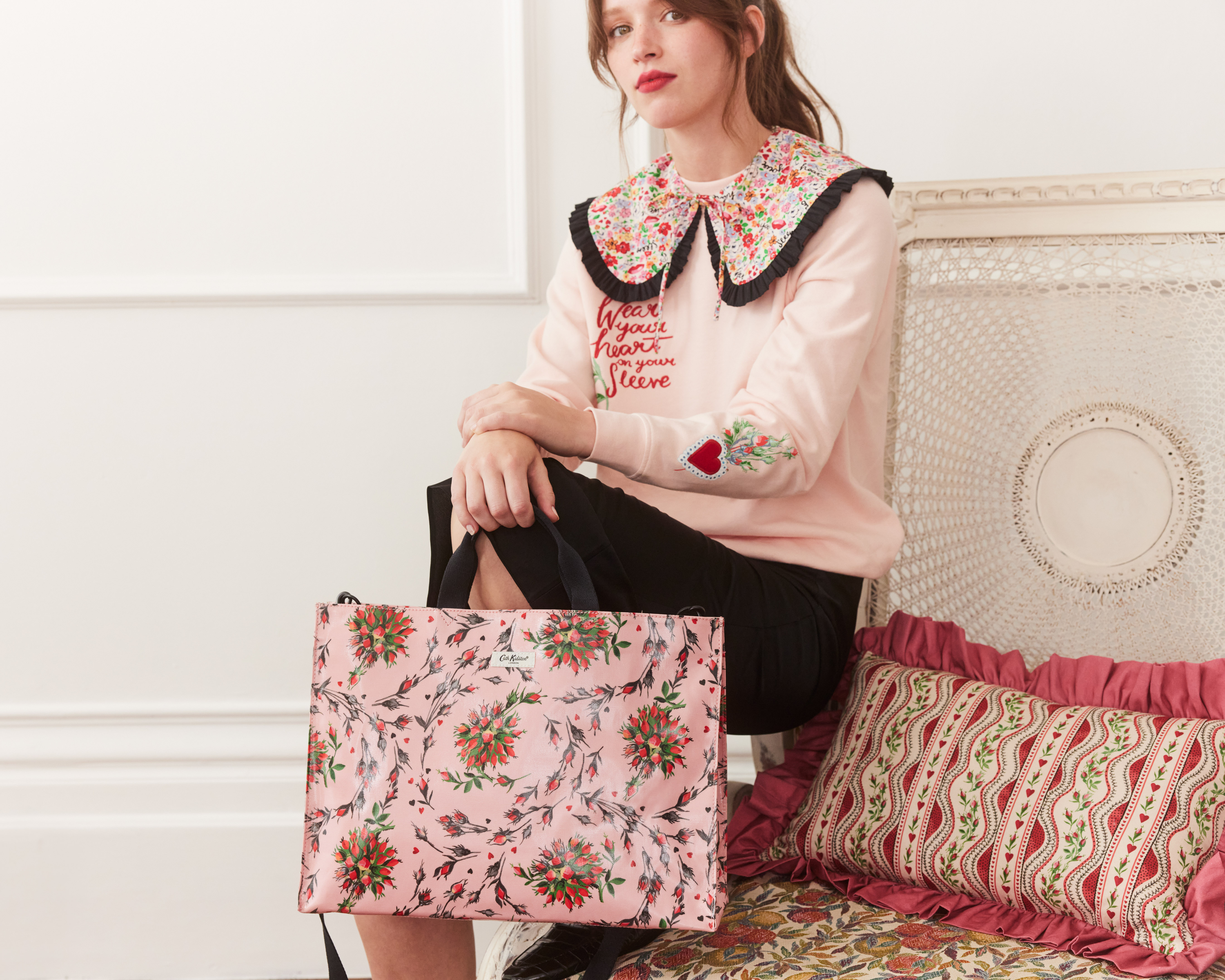 英國經典印花品牌Cath Kidston來台10週年，2022年將繼續以美好印花擄獲你的心。（永三提供）