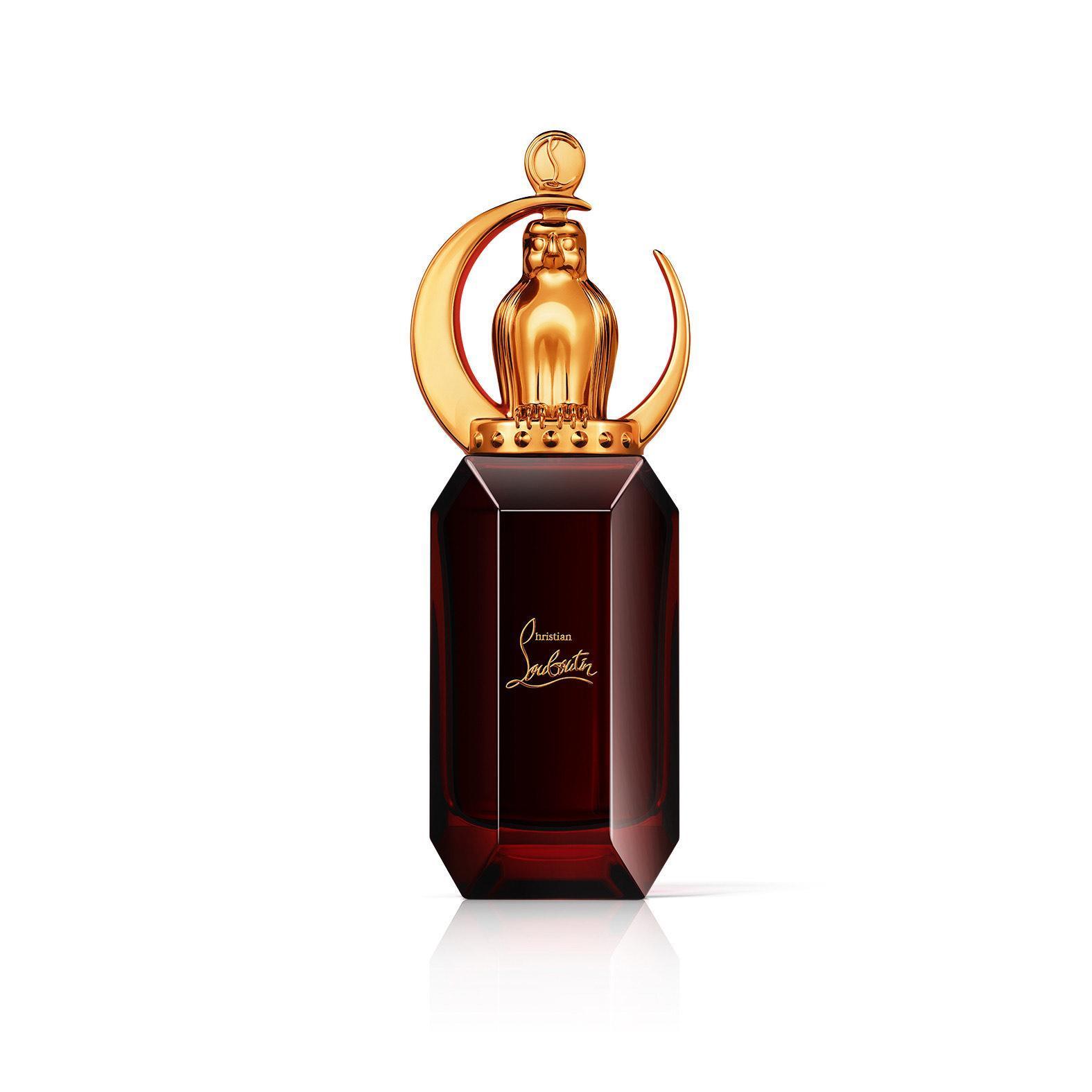 LOUBILUNA木質東方香調,在閃耀的沙漠太陽頭上刻著Christian Louboutin的第一個字母「C」字。NT$11,250/90ml。(Christian Louboutin提供)