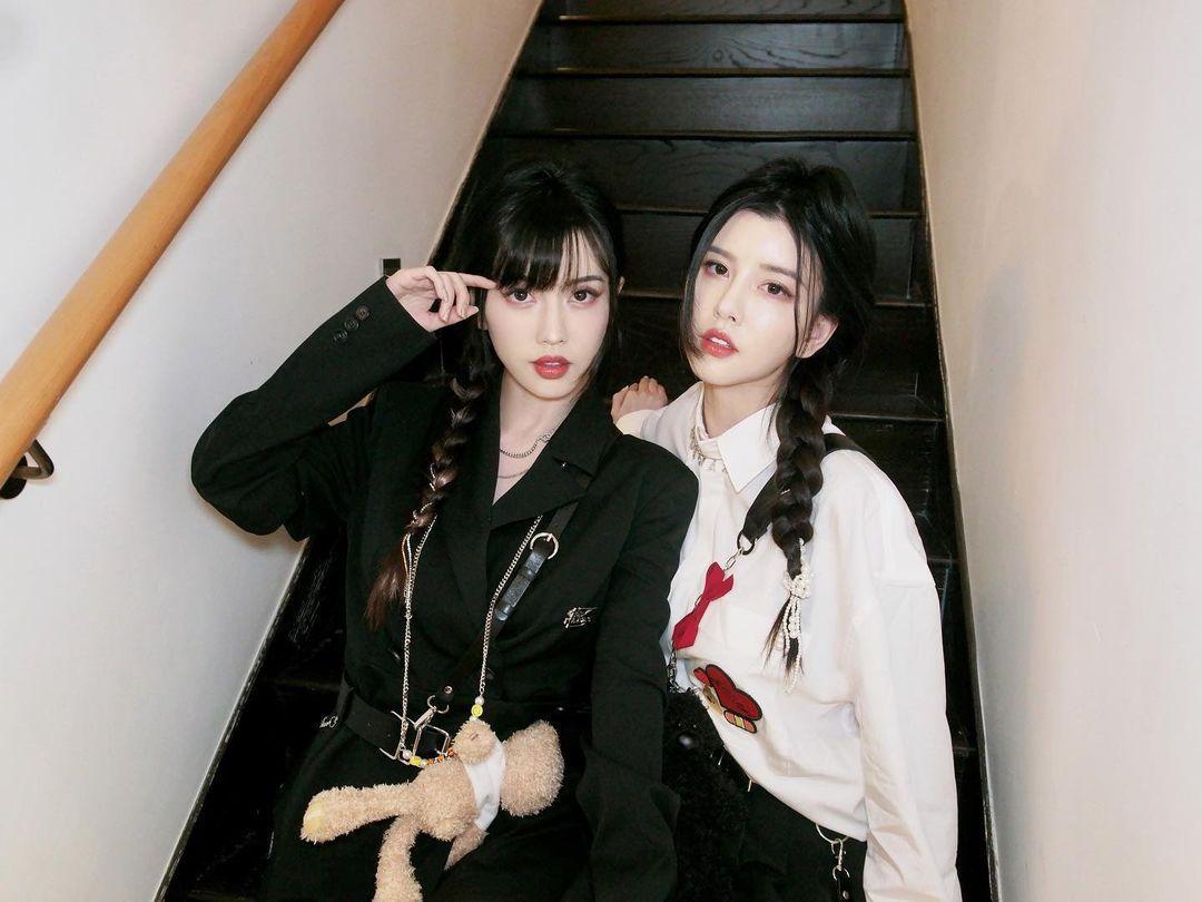 博仔TV期待By2的姐姐Miko(右)、妹妹Yumi(左)經歷風波後,還有翻身機會。(翻攝自Yumi IG)