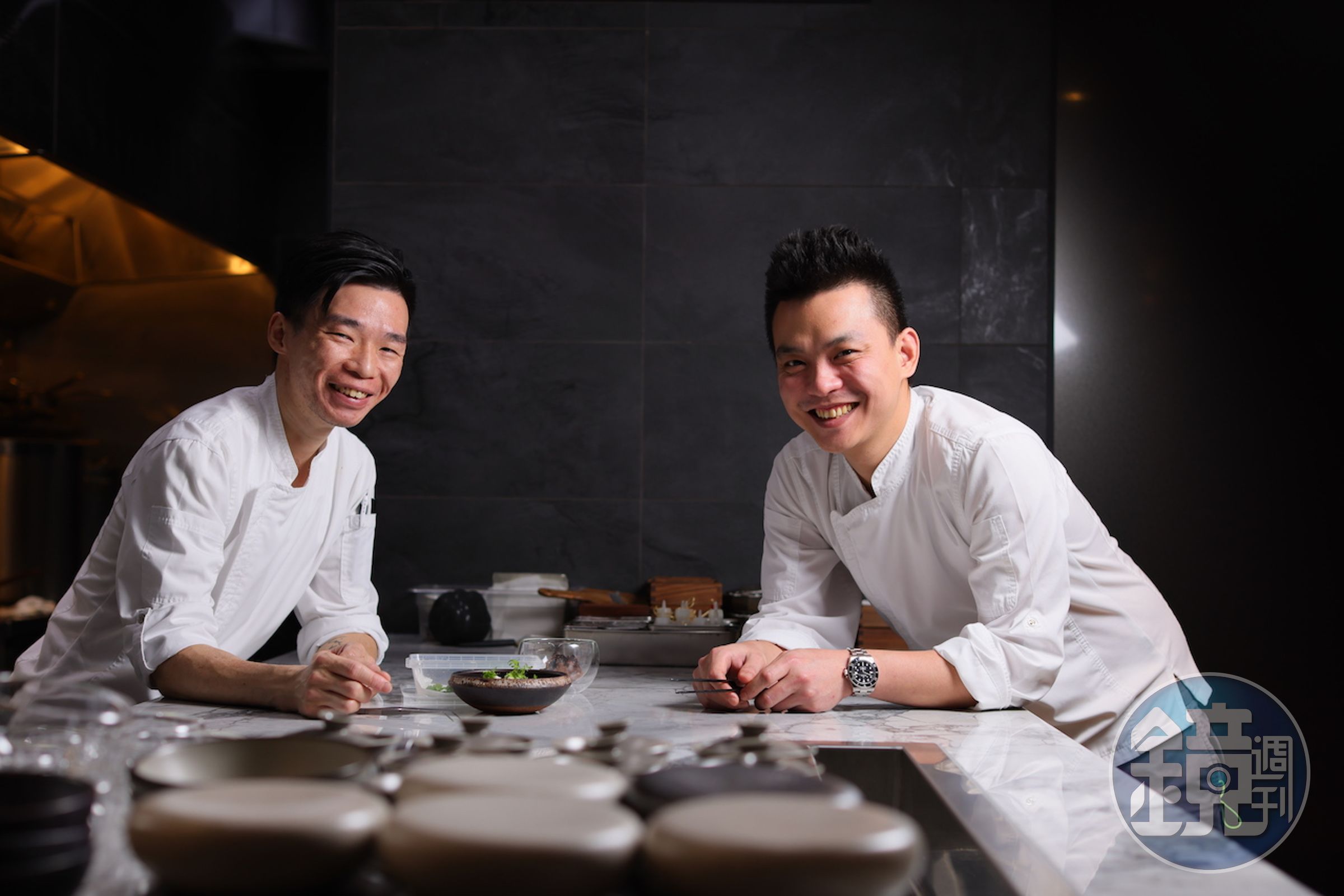 T+T由雙主廚蔡元善（右）、古俊基（Kei）（左）聯手打造亞洲風味的混搭菜色。