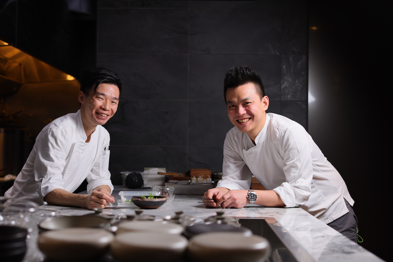 T+T由雙主廚蔡元善（右）、古俊基（Kei）（左）聯手打造亞洲風味的混搭菜色。