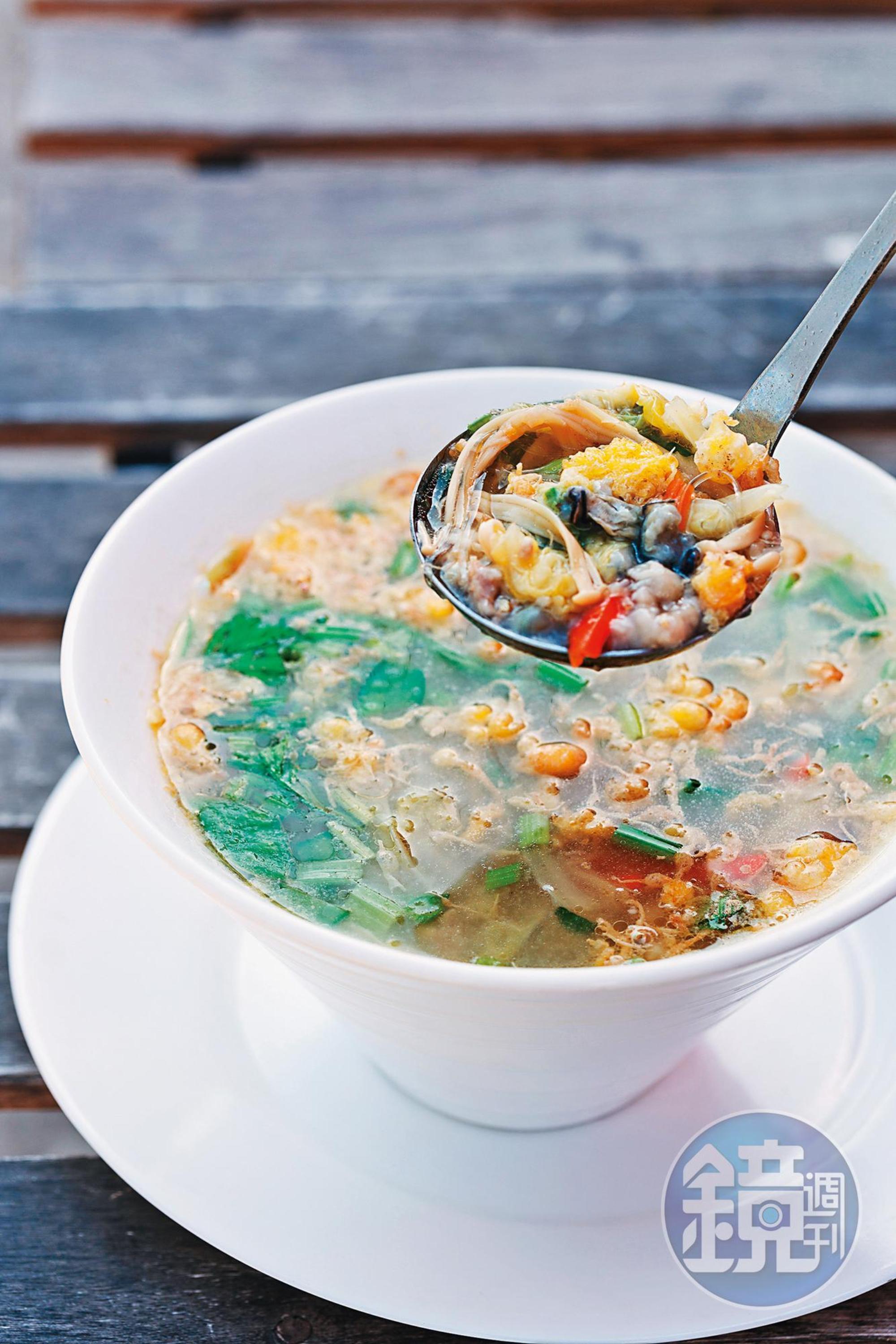 「宴菜湯」是金門喜宴最經典的料理，湯裡放越多食材、料切得越細，代表 主人家越有誠意。（200元／中份）