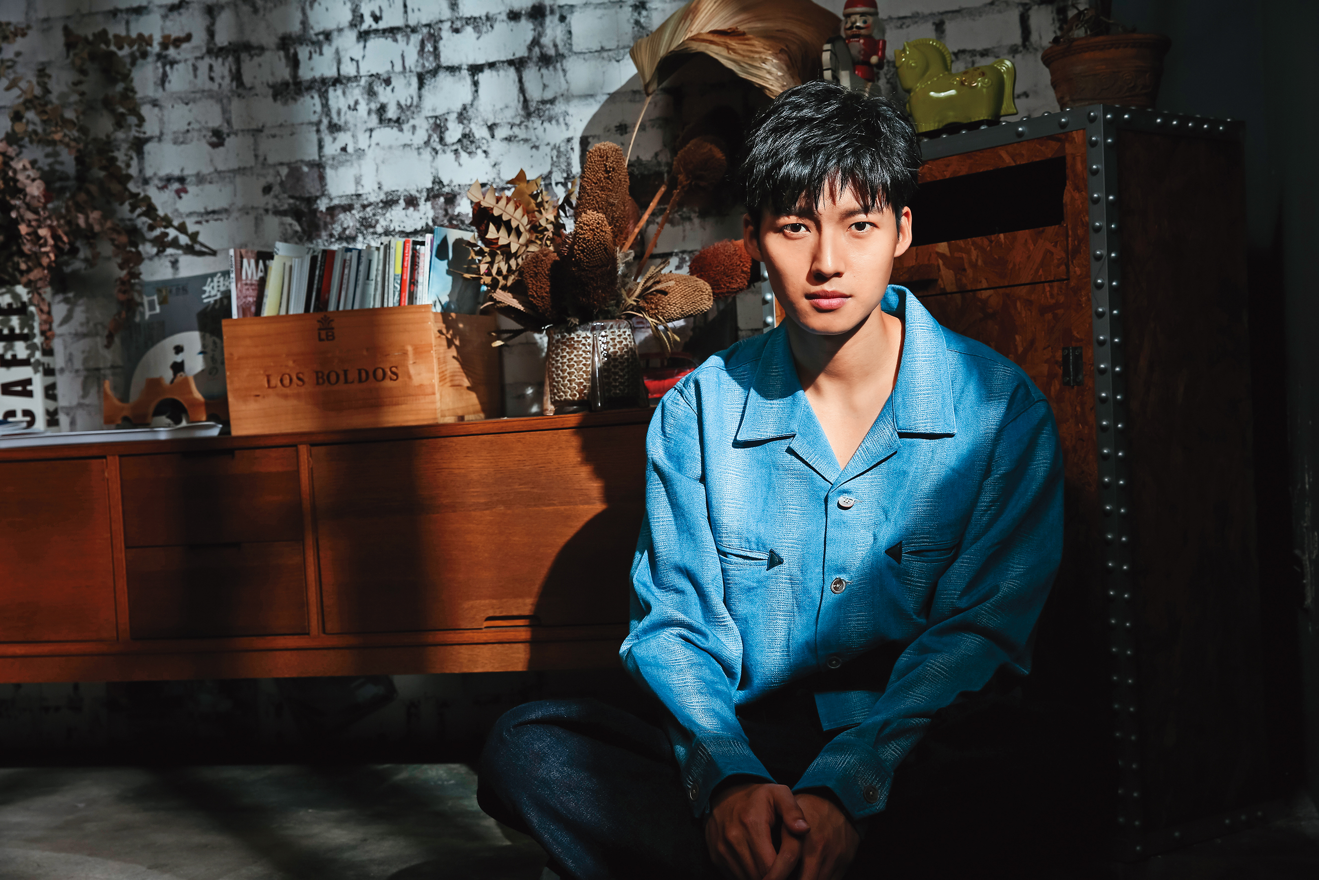 劉育仁去北京發展，卻因疫情返台，在艱困的環境中朝著演員的夢想前進。