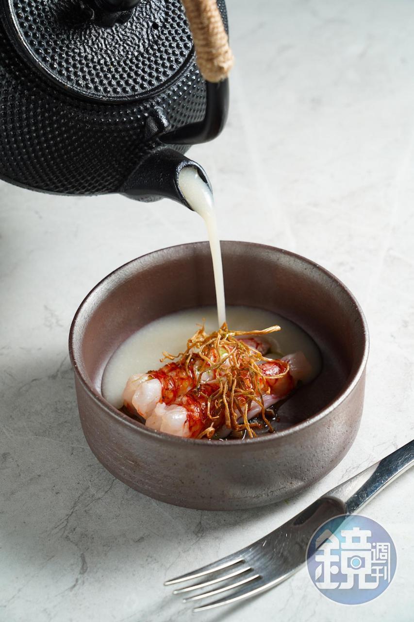 「宜蘭胭脂蝦 湖南臘肉 白玉蘿蔔 老菜脯」高湯濃醇，尾韻回甘。（2,400元套餐菜色）