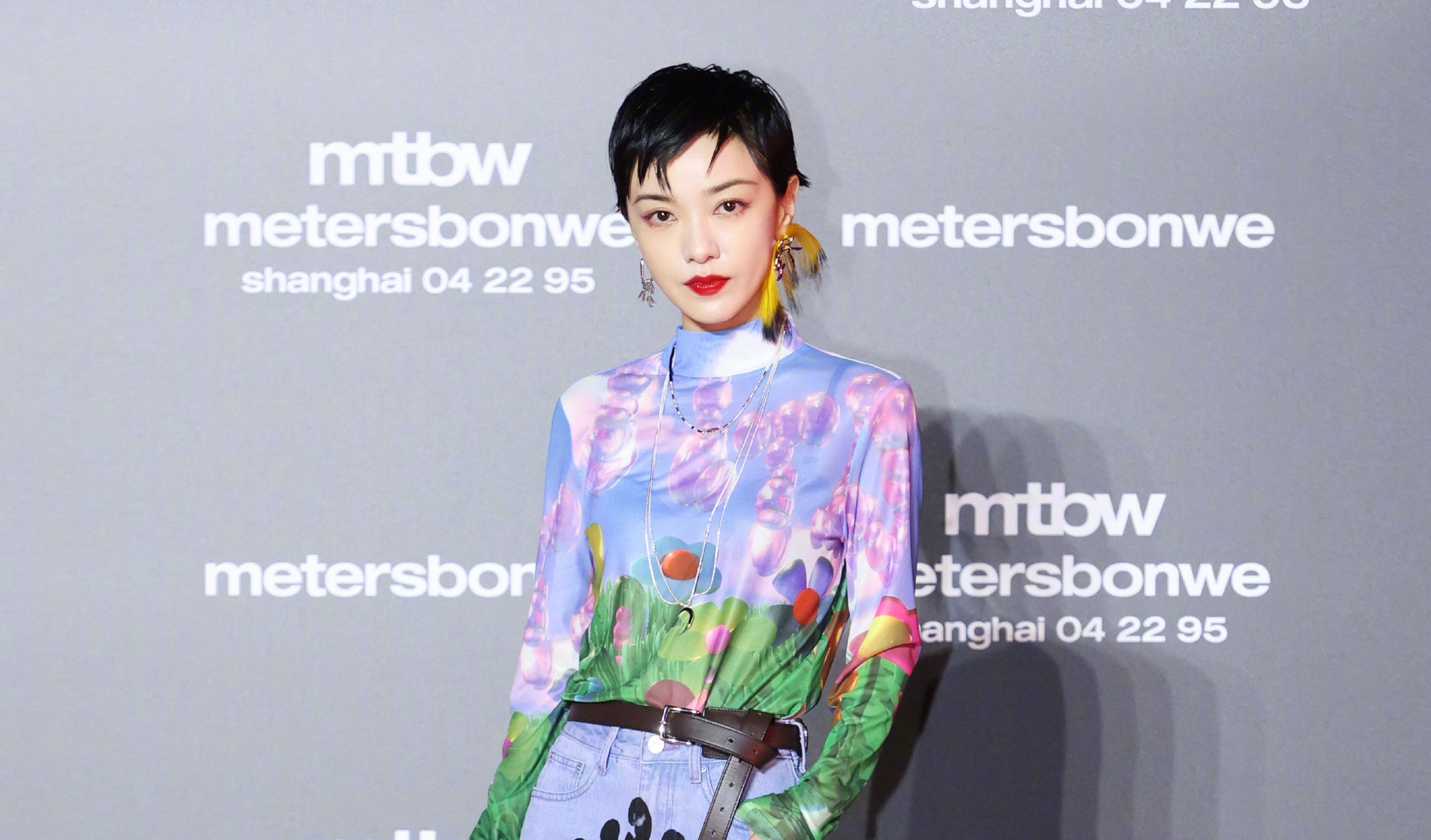 郭采潔傳與中國大陸音樂人伊德爾熱戀，後因對方爆出醜聞，而緊急切割。（翻攝自郭采潔微博）