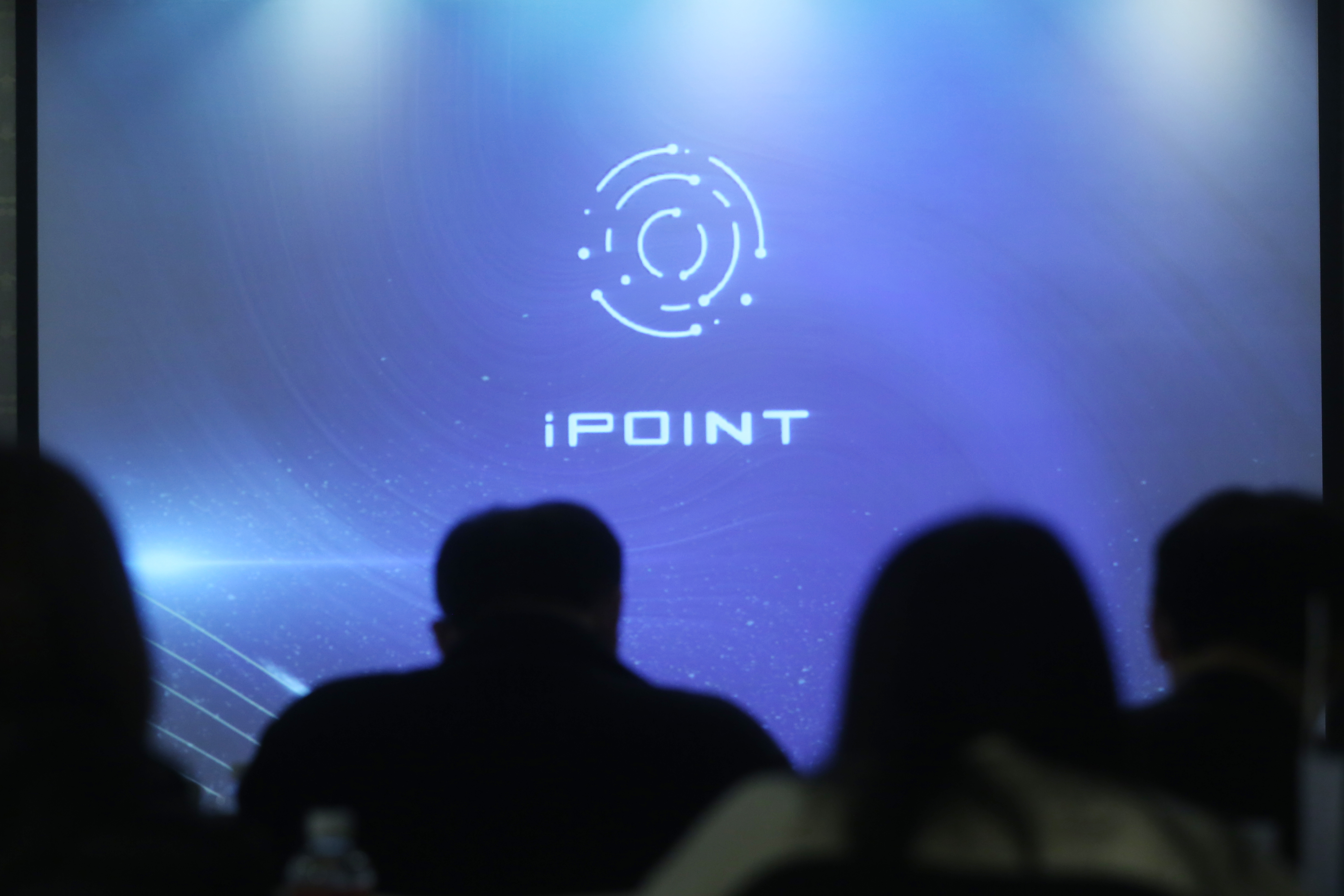 消費者需下載專用App「iPoint」，直接能在線上註冊購買TWiP點數，即可到特約商店及各大合法之數位貨幣交易所等進行消費。