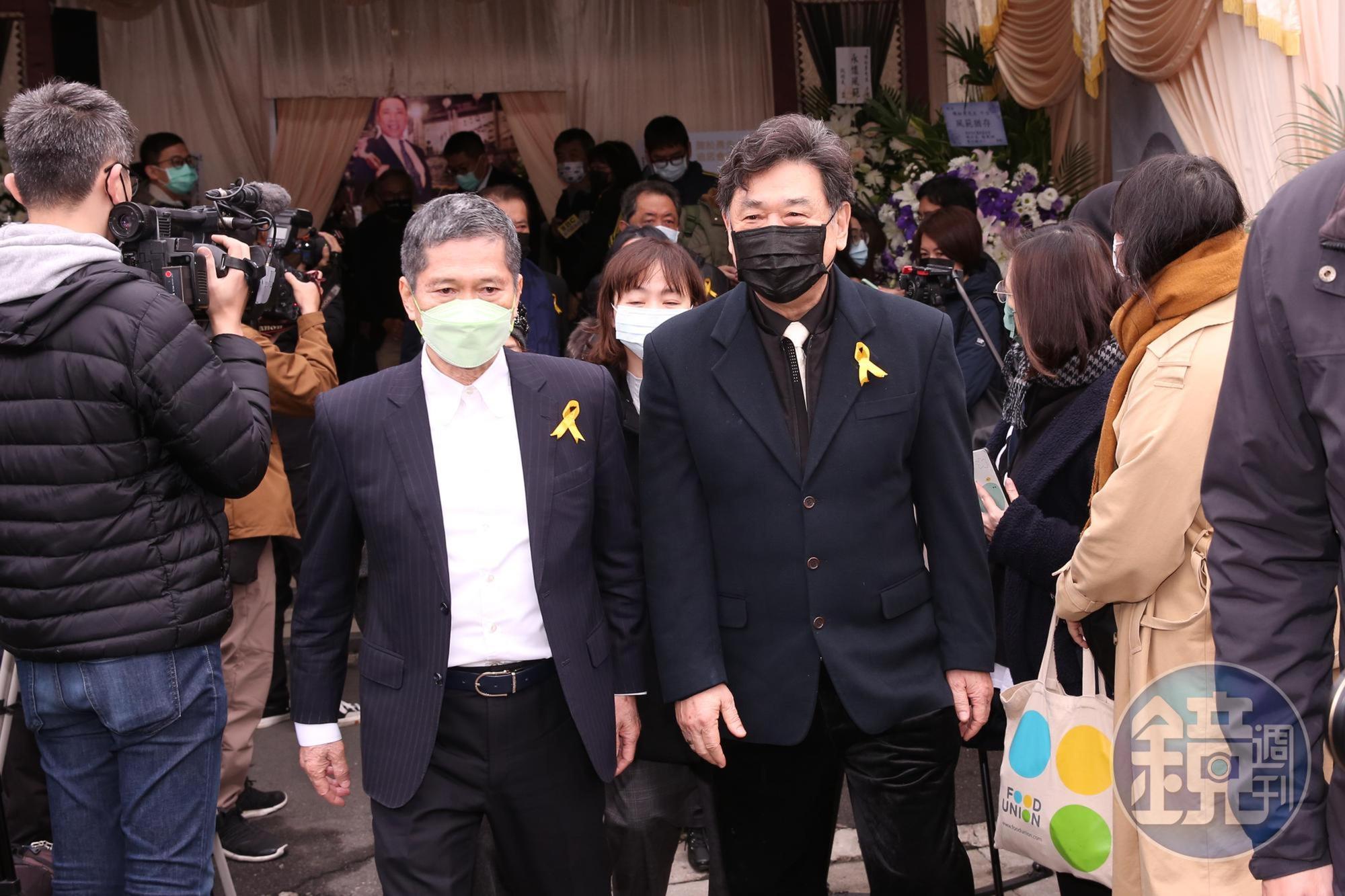 文化部長李永得任治喪委員會主任委員，一大早便前來靈堂致哀。