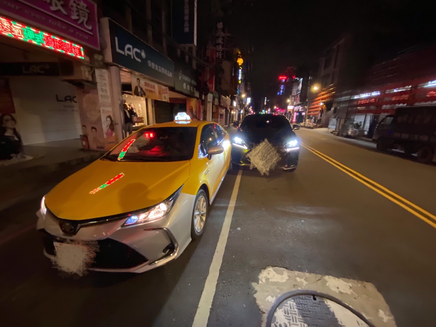 宋少卿4度酒駕，擦撞計程車，幸好無人傷亡。（翻攝畫面）