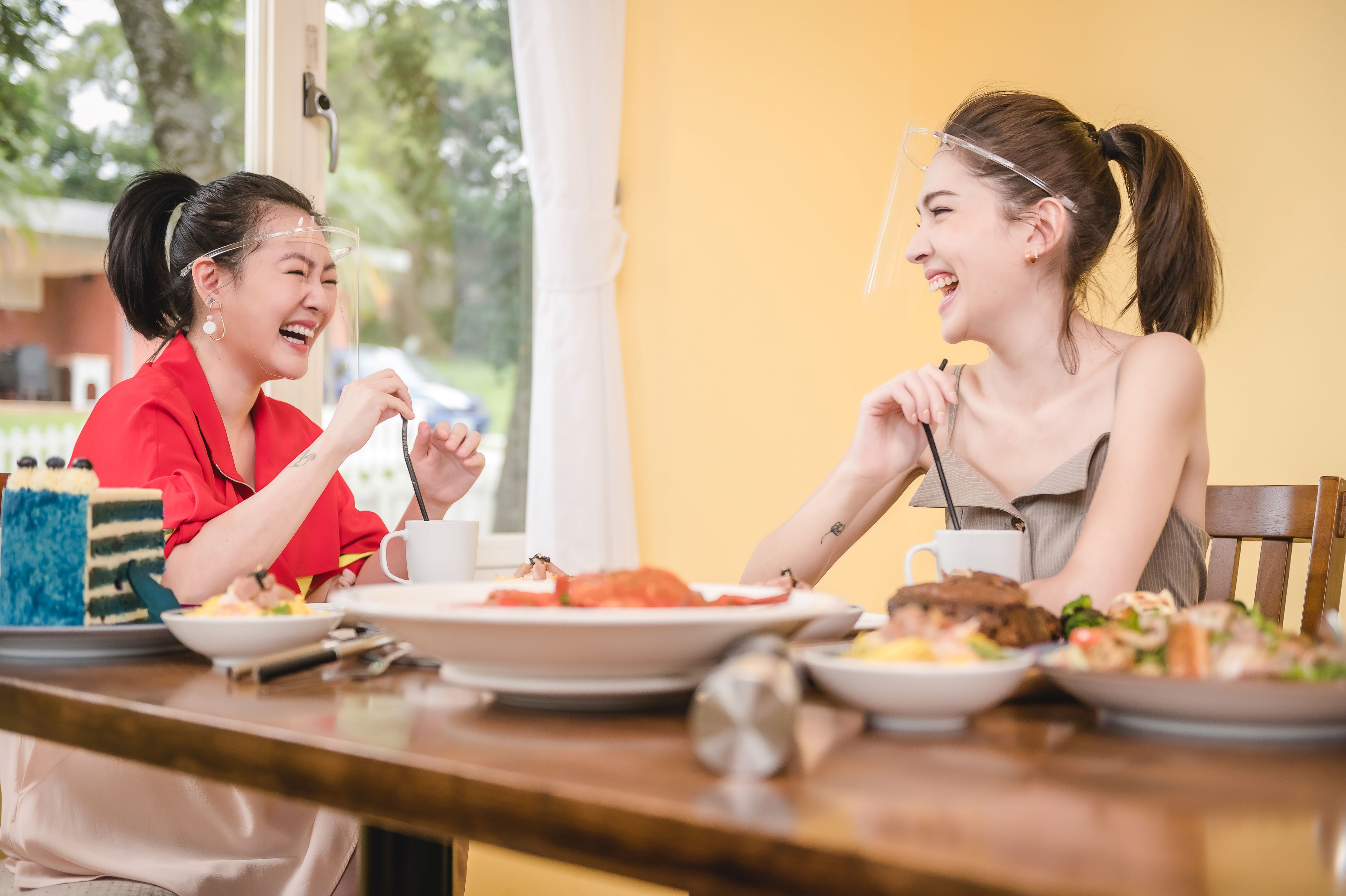 小S與女神的爆笑互動即將在本週四獨家於CATCHPLAY+影音平台上架。（CATCHPLAY提供）