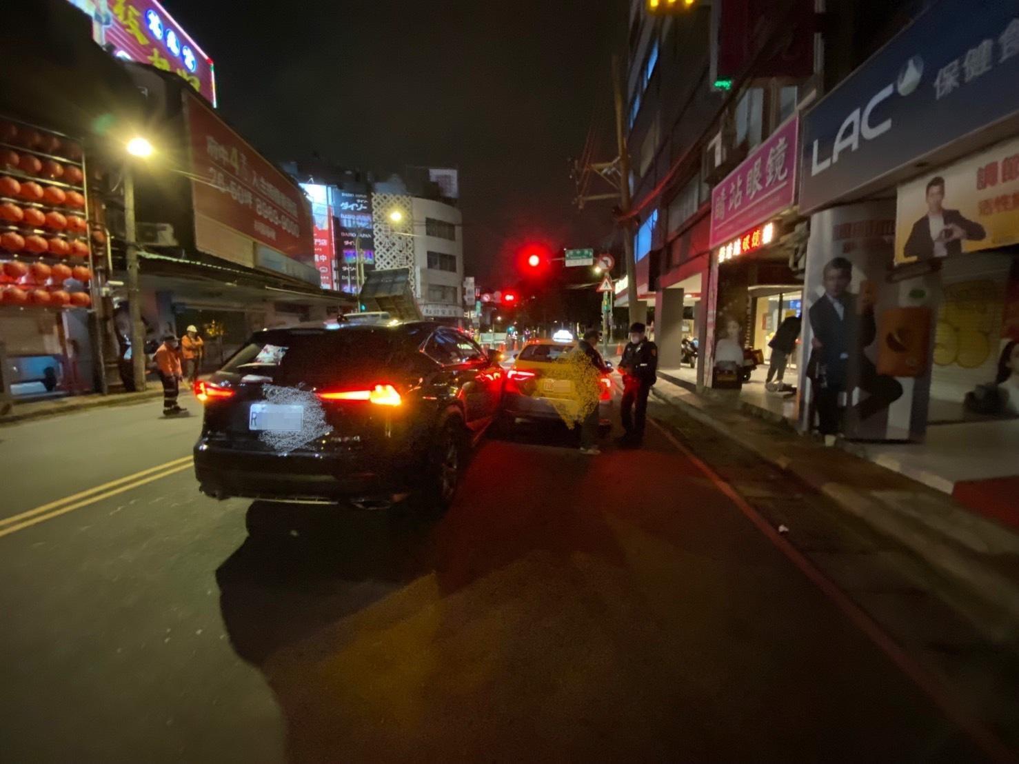 宋少卿28日凌晨在板橋擦撞一台計程車，被驗出酒測值超標。（翻攝畫面）