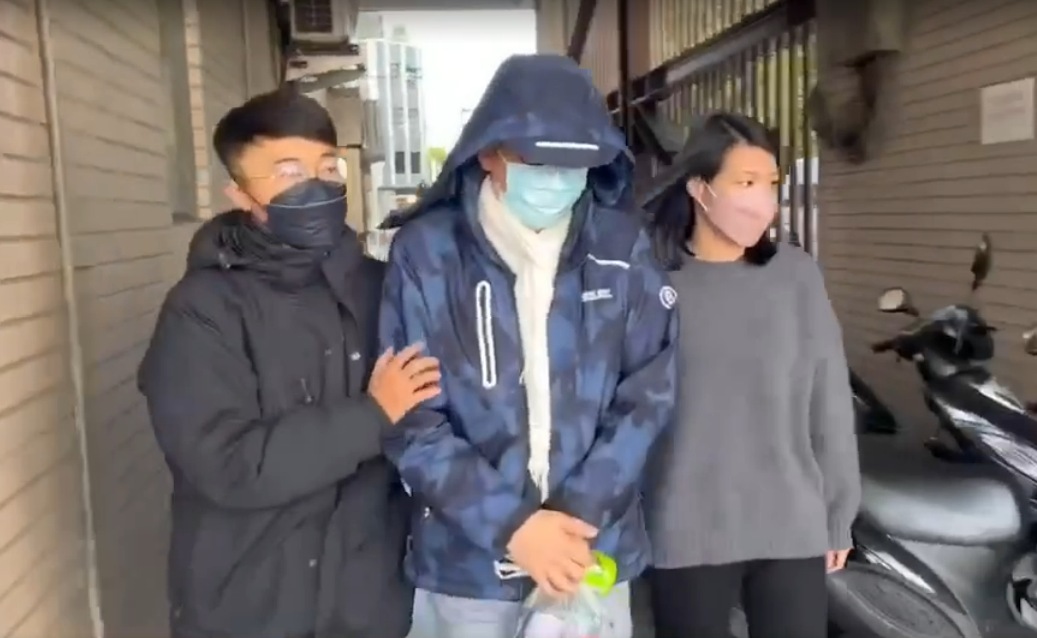 宋少卿（中）曾自嘲是「酒駕犯行的學長」，如今5度酒駕被逮。（翻攝畫面）