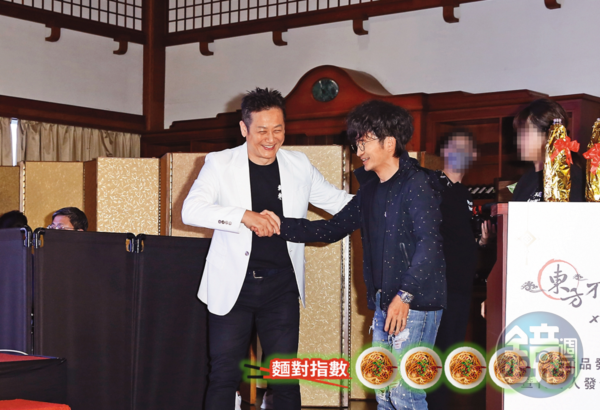 徐乃麟（左）、唐從聖（右）4年前因「輸不起」事件結怨，如今握手言和。