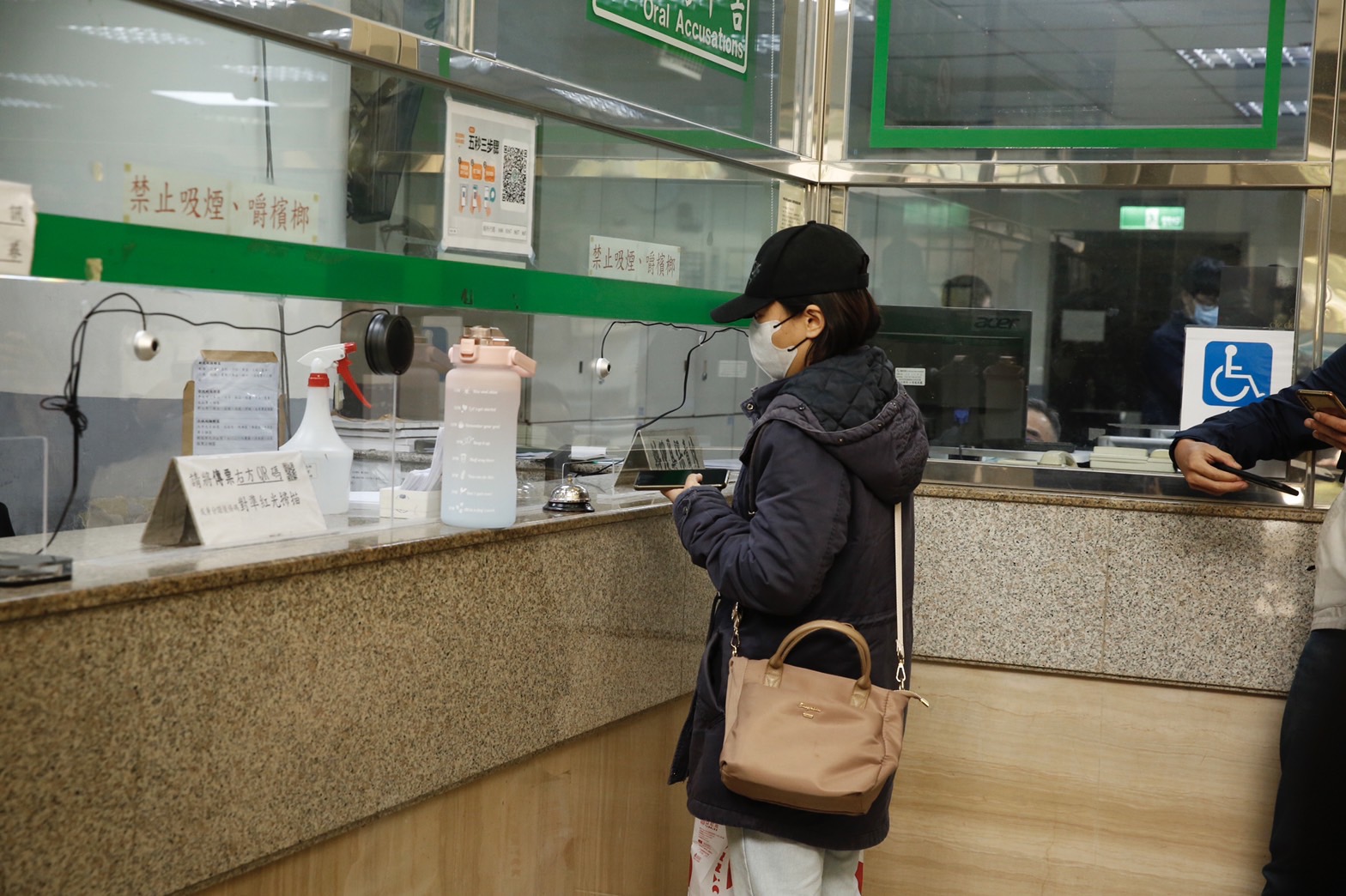 宋少卿助理到新北檢為宋少卿交保。