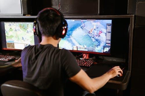 中國官方嚴格限制未成年人打網路遊戲。(示意圖,Pexels)