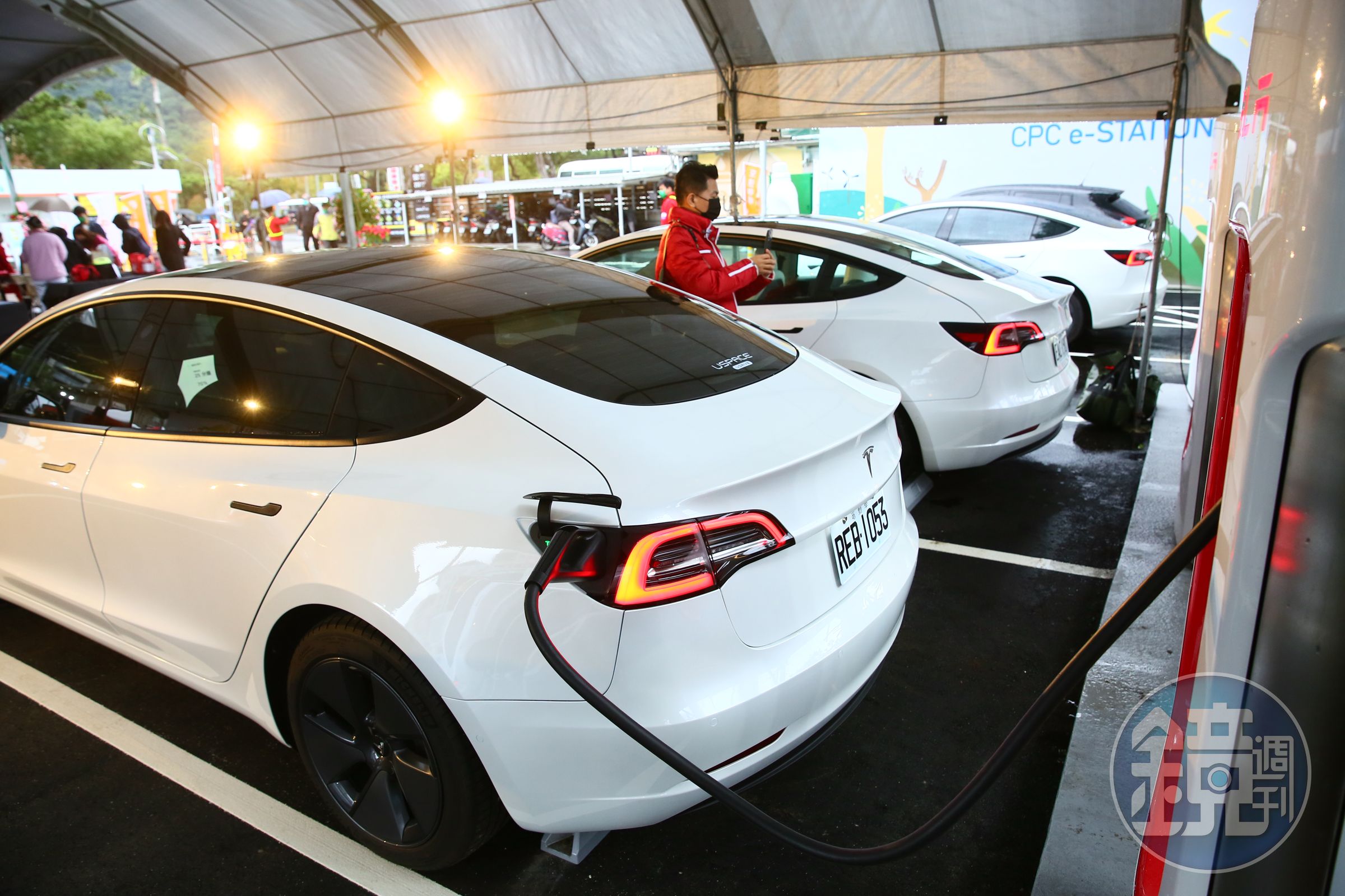 聯手北基國際，中油首座電動車快車站上線。