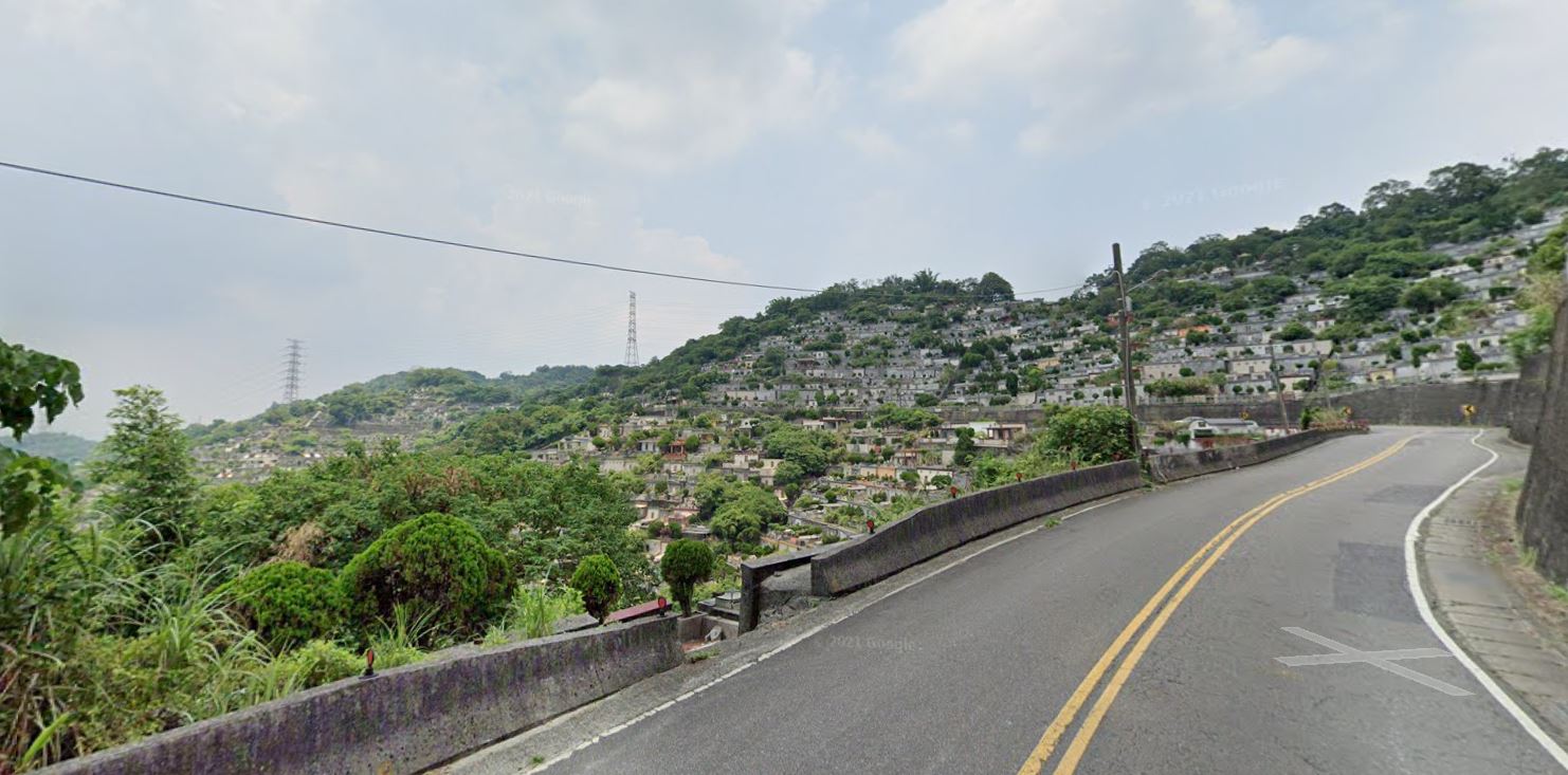 廖母透露將男嬰埋進北市文山區富德公墓，不過檢警開挖多次仍找不到屍體。（示意圖　翻攝Google街景圖）