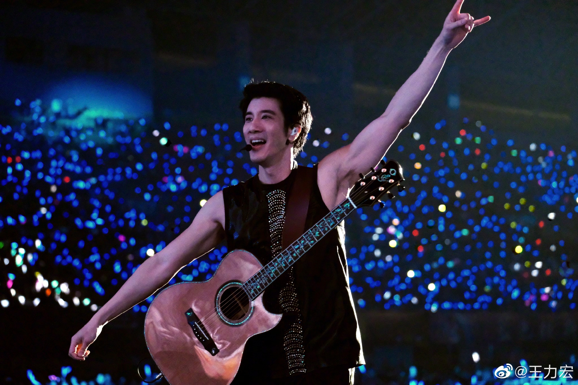 王力宏遭妻李靚蕾爆私生活混亂等內幕，形象全毀，不料其潮牌再遭爆宣傳不實，還被官方打臉。（翻攝自王力宏微博）