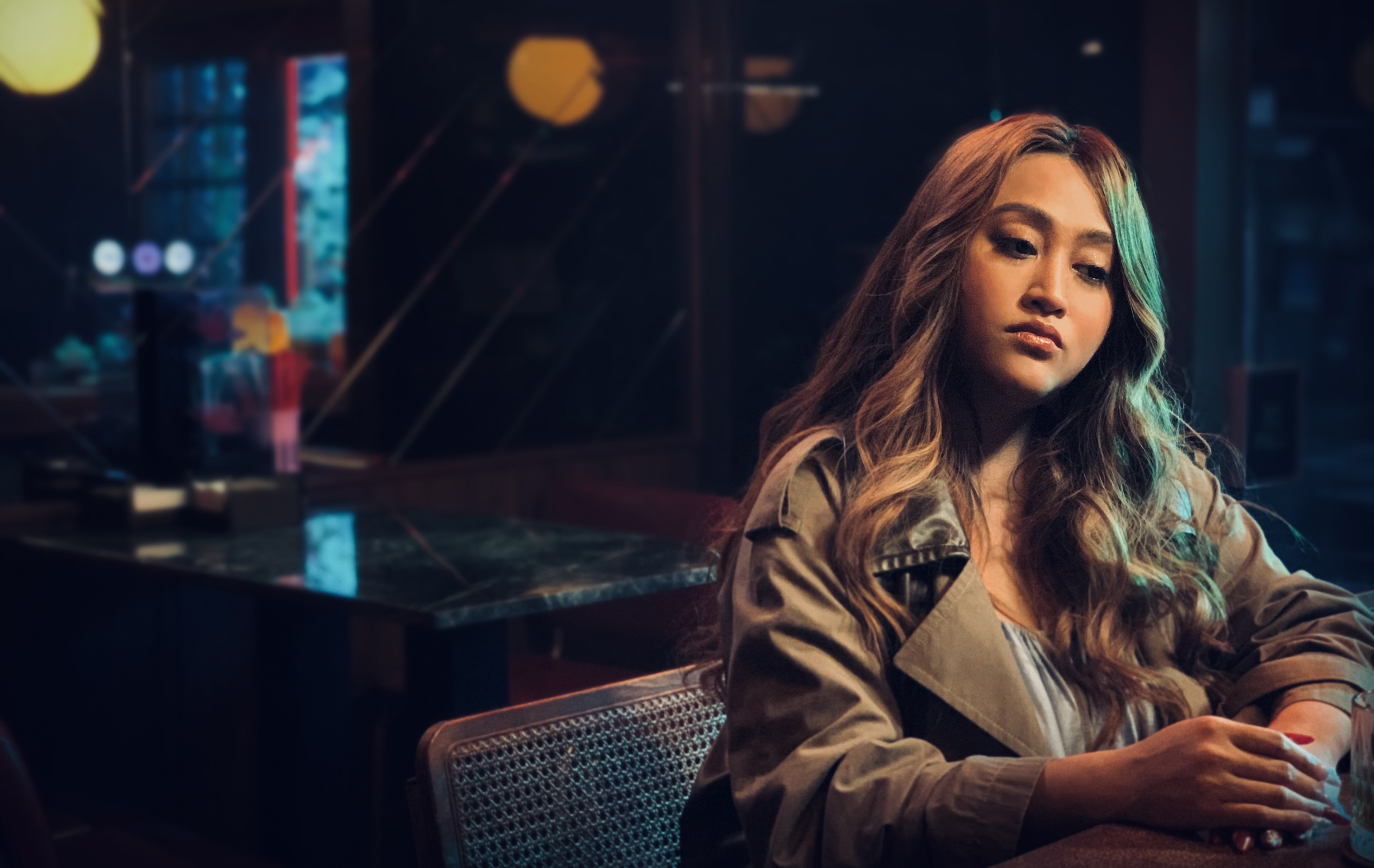 家家唱的〈雨夜花〉傳達出劇中女性的心聲，但又帶來生命力。（相信音樂提供）