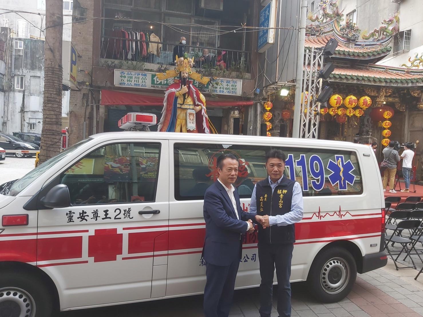 高浚泓10年前在嘉義東山再起,感謝地方鄉里給予他的溫暖,今年底獨資捐「靈安尊王2號」救護車給嘉義縣消防局。(淞品土雞提供)