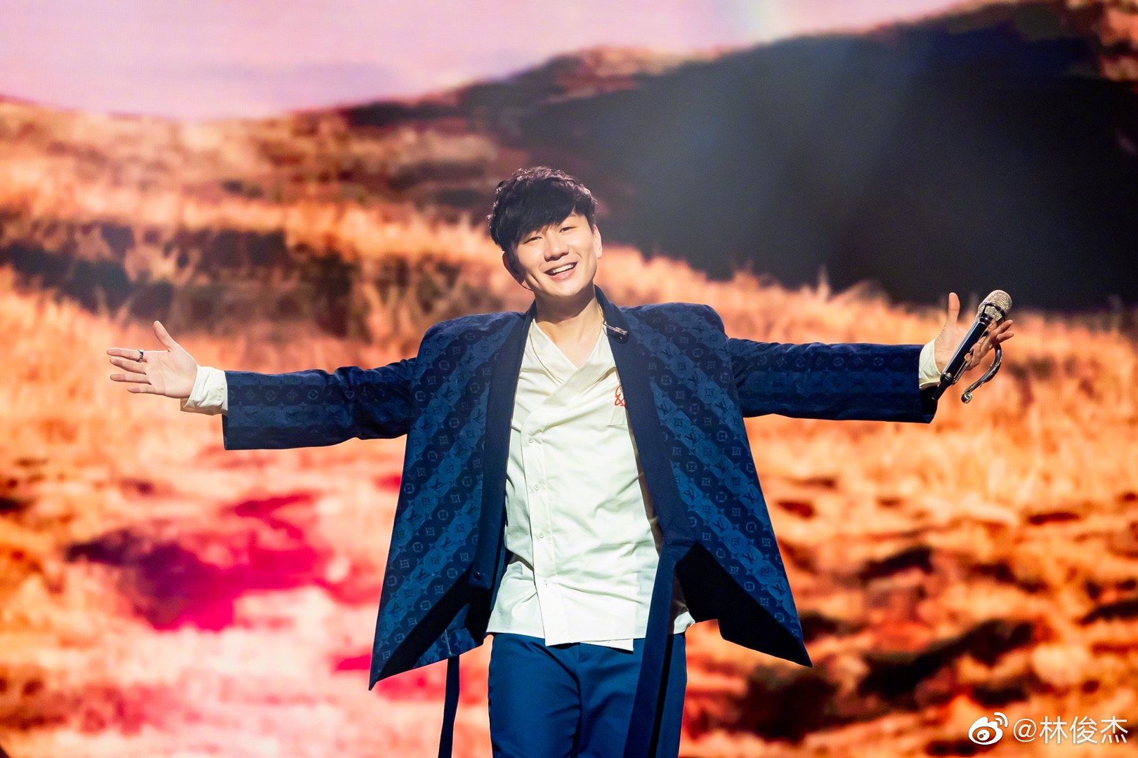 林俊傑在兩岸三地擁有大批女粉絲。（翻攝林俊傑微博）