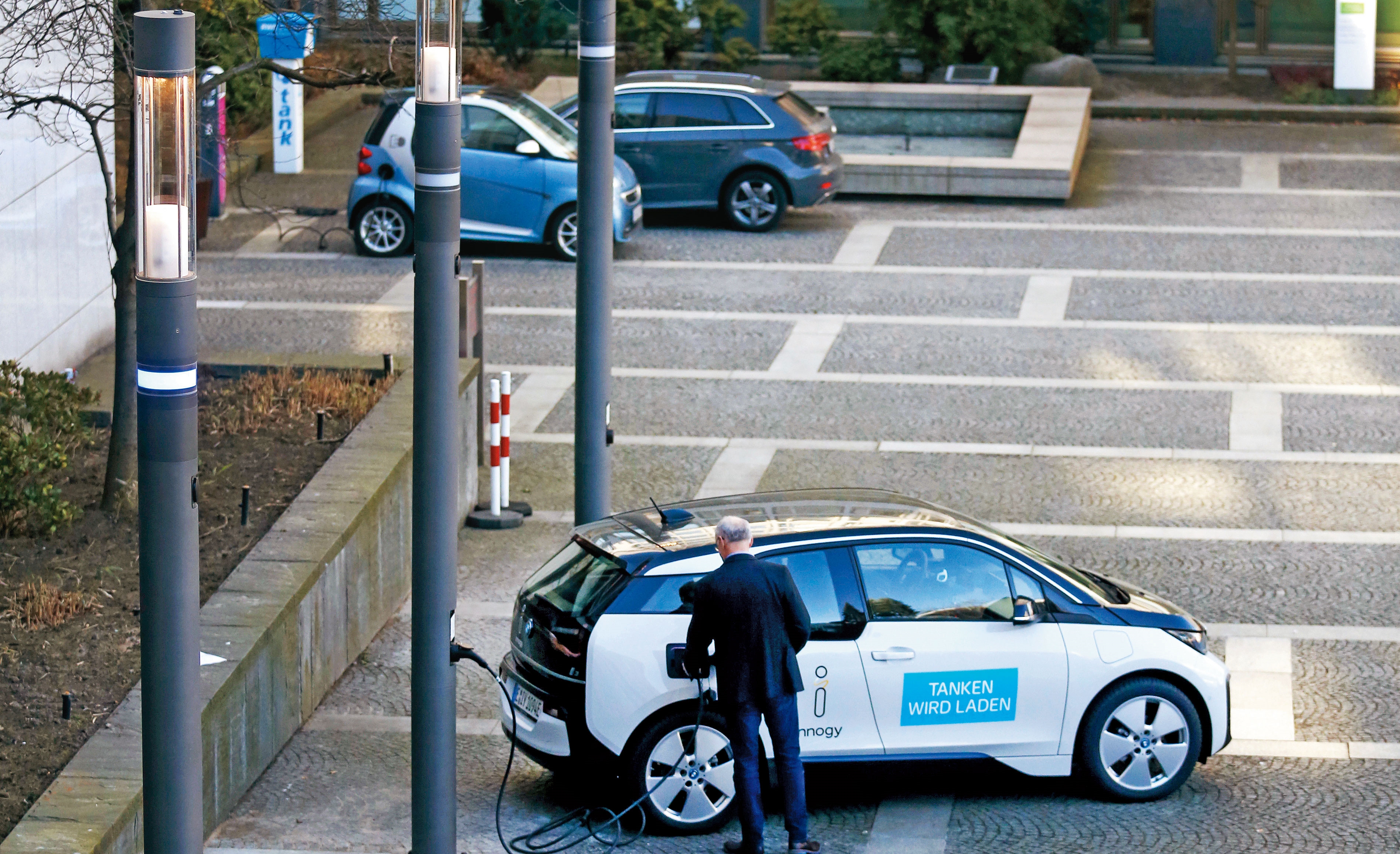 歐美為目前智慧杆最大市場，台廠正積極練兵，尋找搶進機會。