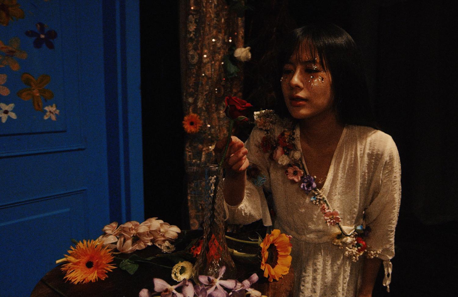 陳霓推出個人首支單曲〈2LIPS & BUTTERFLY〉前導預告片，在網路上引起轟動。（陳霓提供）