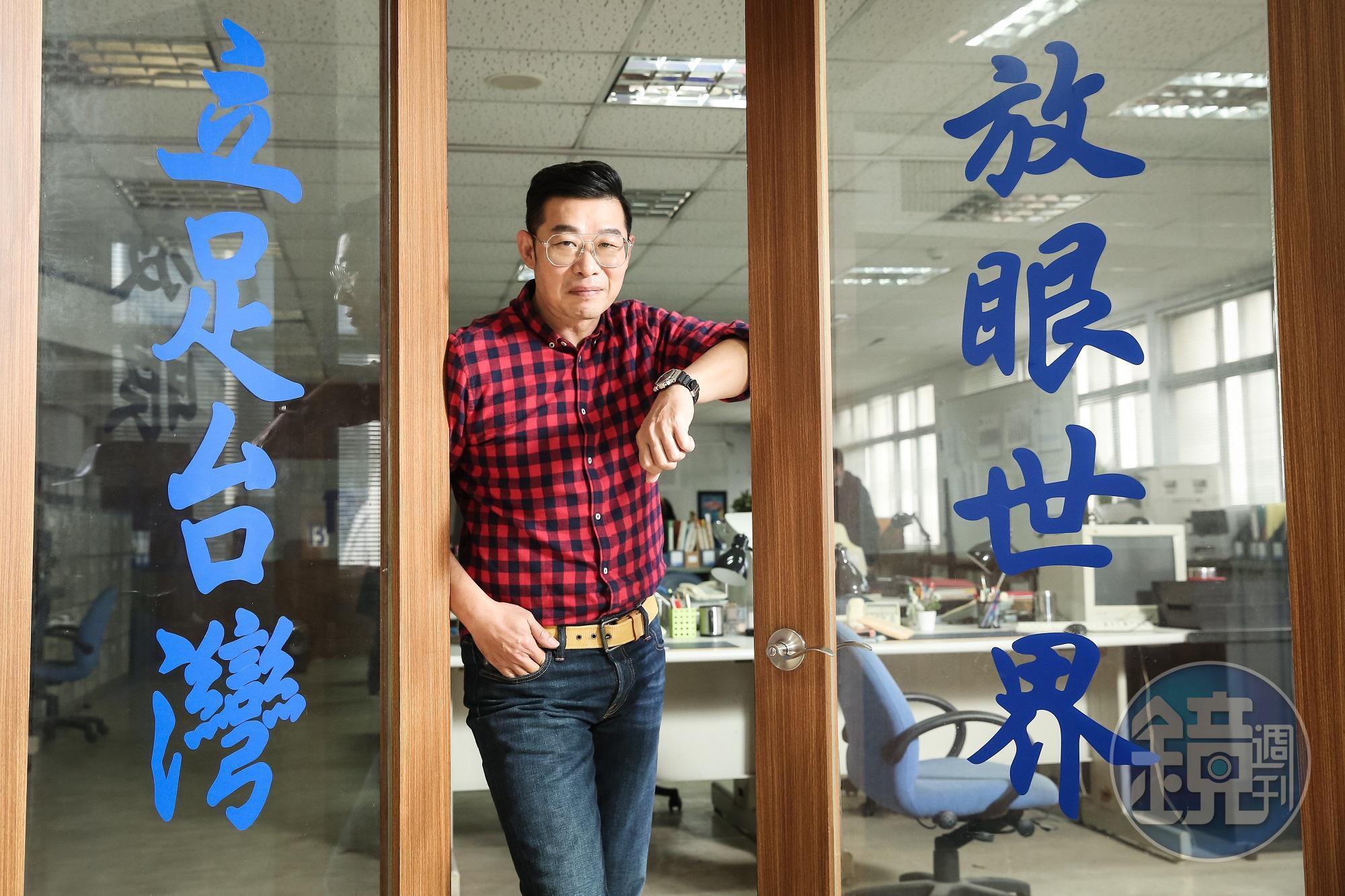 馬力歐回鍋《國際橋牌社2》,演出新聞台總監和《2030全民開講》主持人。