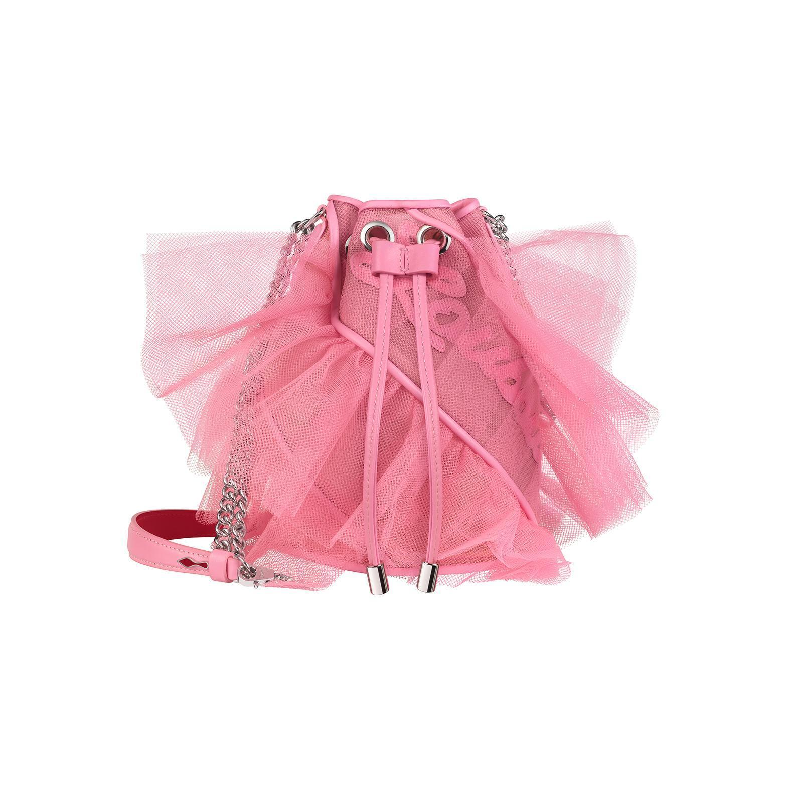 Marie Jane Bucket Fringes粉色薄紗蕾絲手袋。NT$61,200(Christian Louboutin提供)
