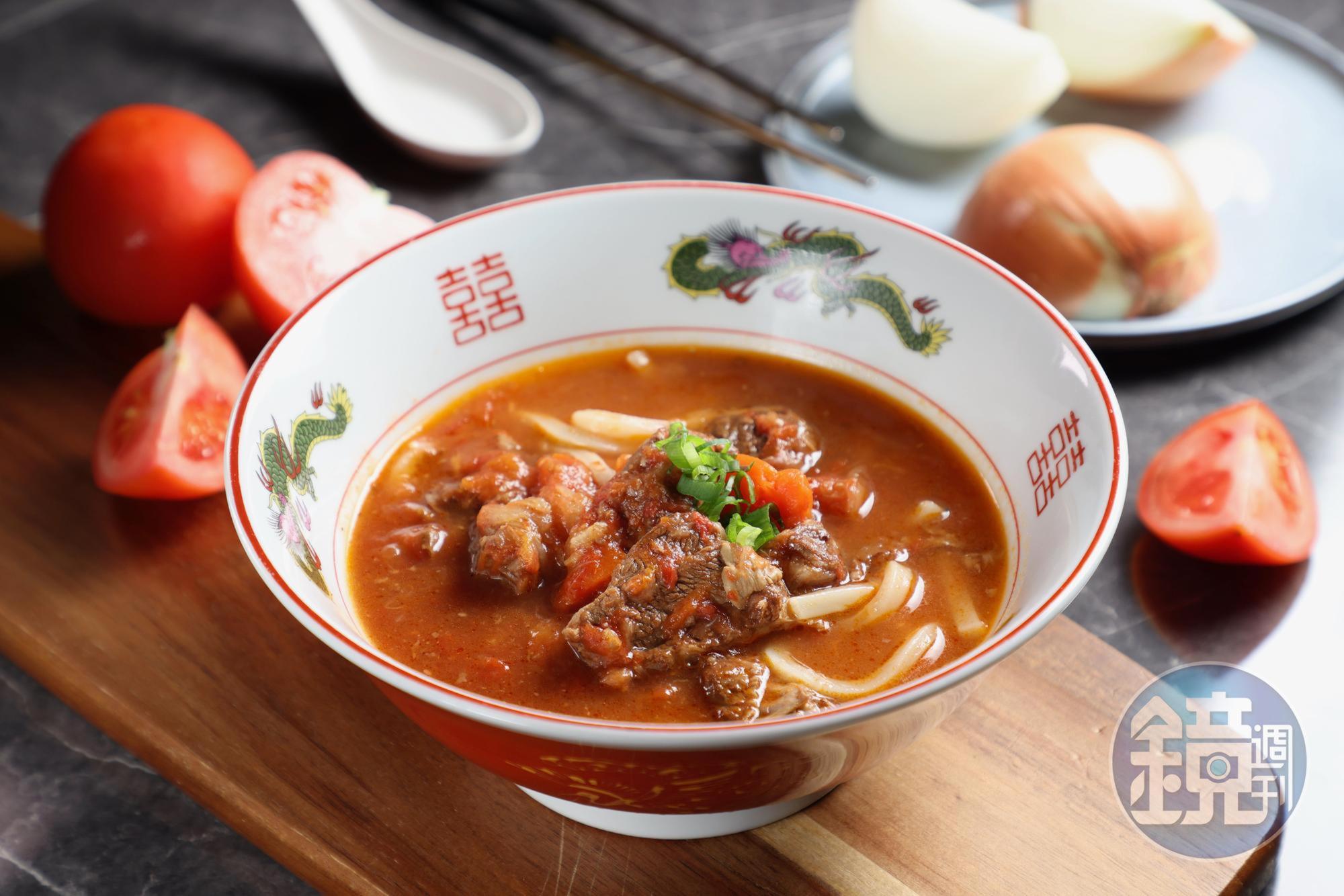 醉好餐酒館的「木村哥私房番茄牛肉麵」佐搭Clase Azul Reposado，可凸顯湯頭的濃郁鮮甜。（320元／份）