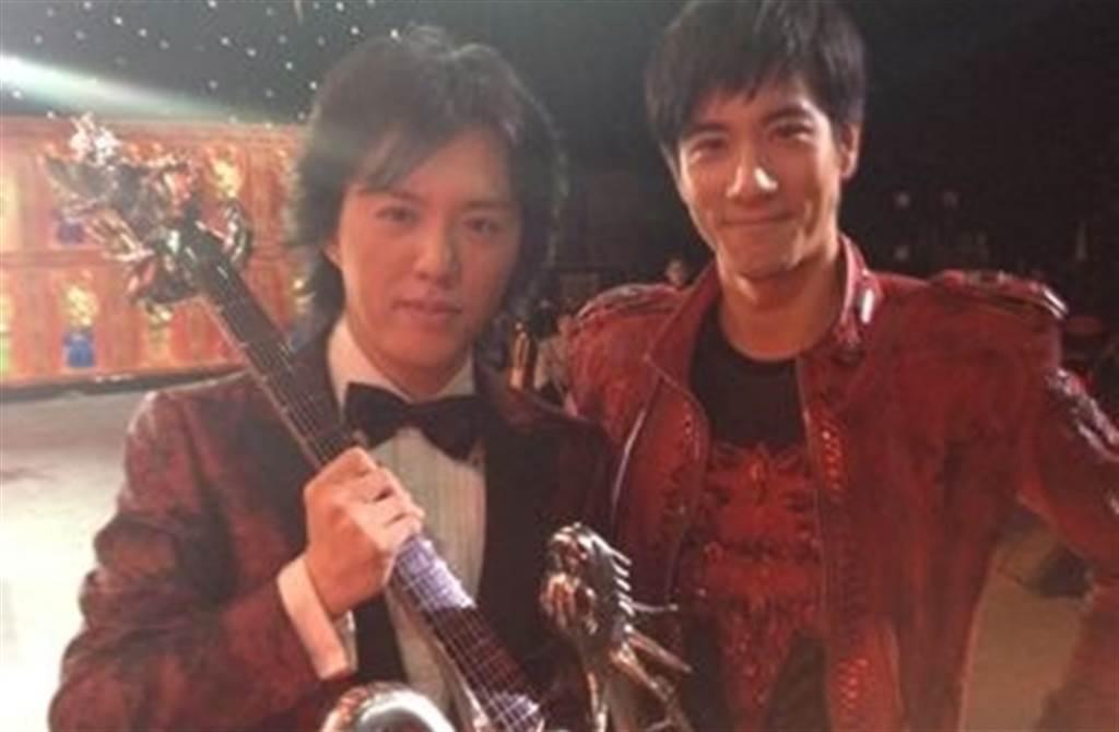 李雲迪爆出嫖妓,與王力宏的人設崩壞,是今年兩件大事。(翻攝李雲迪微博)
