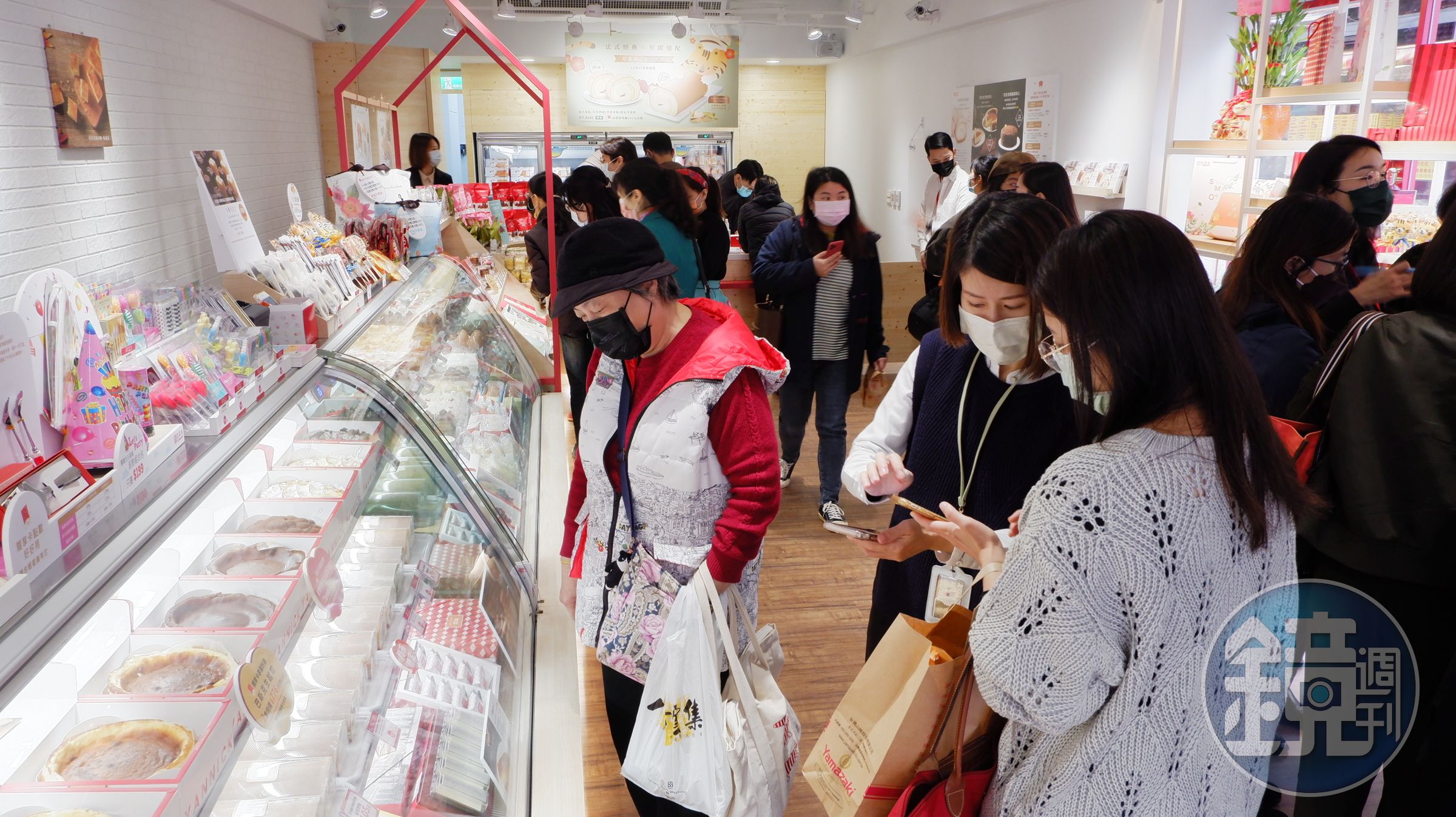 歡慶新店開幕，首月有4重優惠活動。（亞尼克提供）