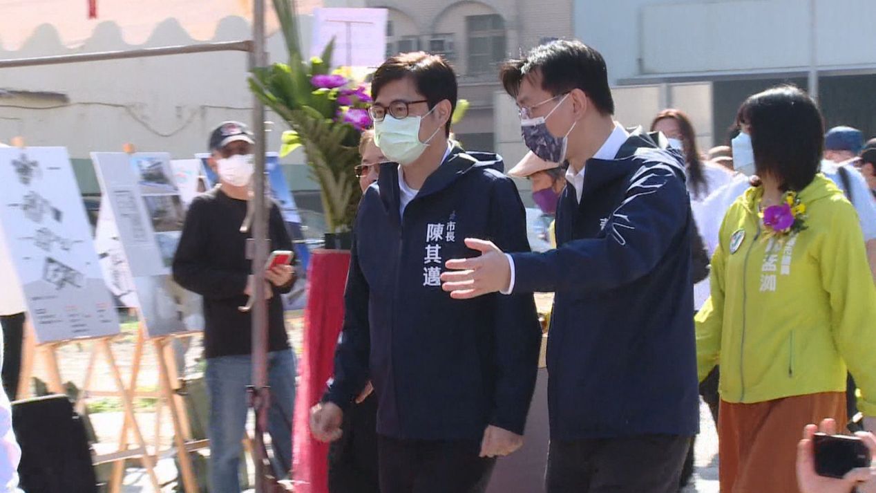 高雄市長陳其邁日前發函給台電，要求捐助動物園建設經費8,000萬元，引發爭議。