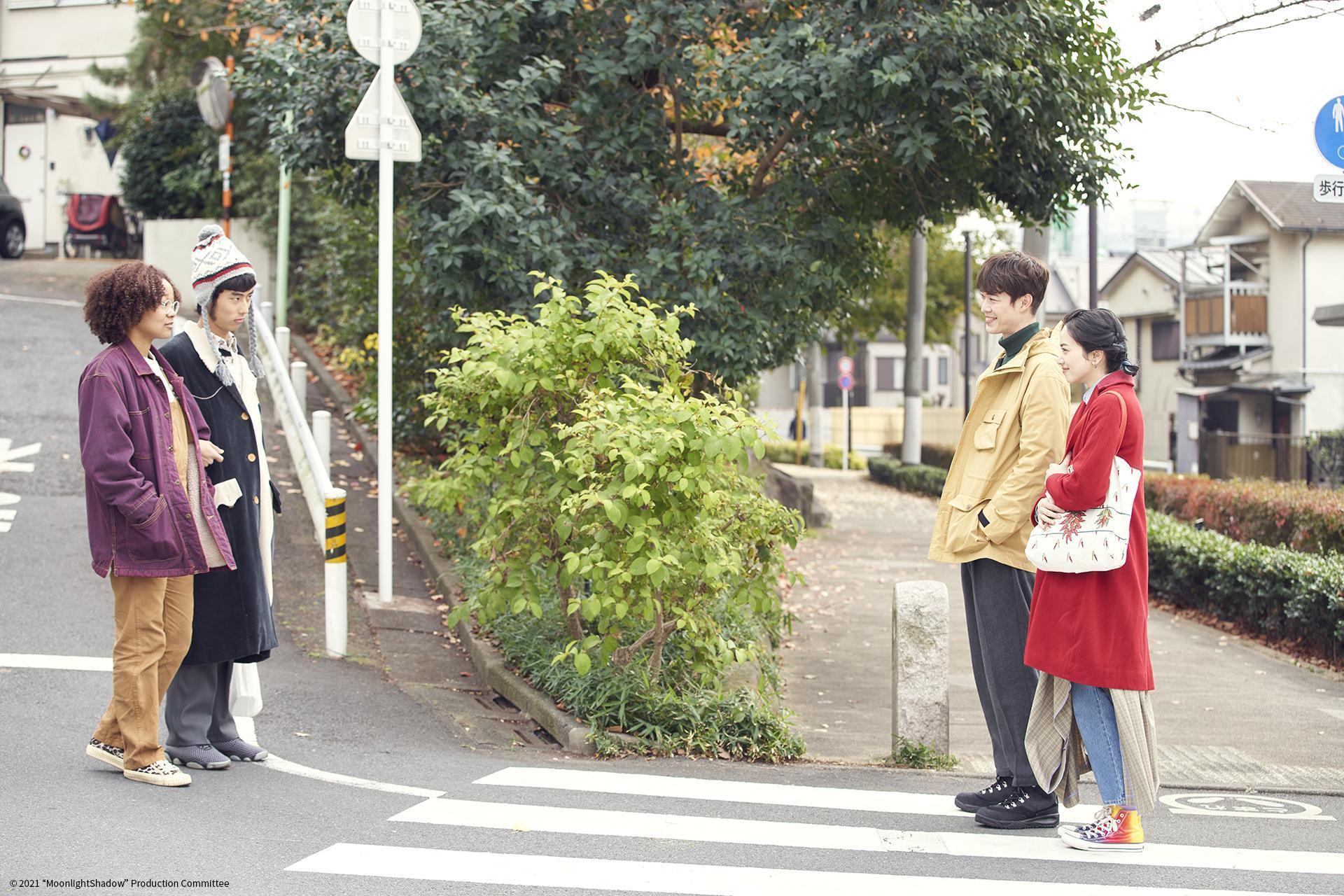 《月影》選角個性十足,導演楊毅恆也將四要角小松菜奈(右起)、宮澤冰魚、佐藤緋美、中原奈奈的個人特色融入角色中。(可樂電影提供)