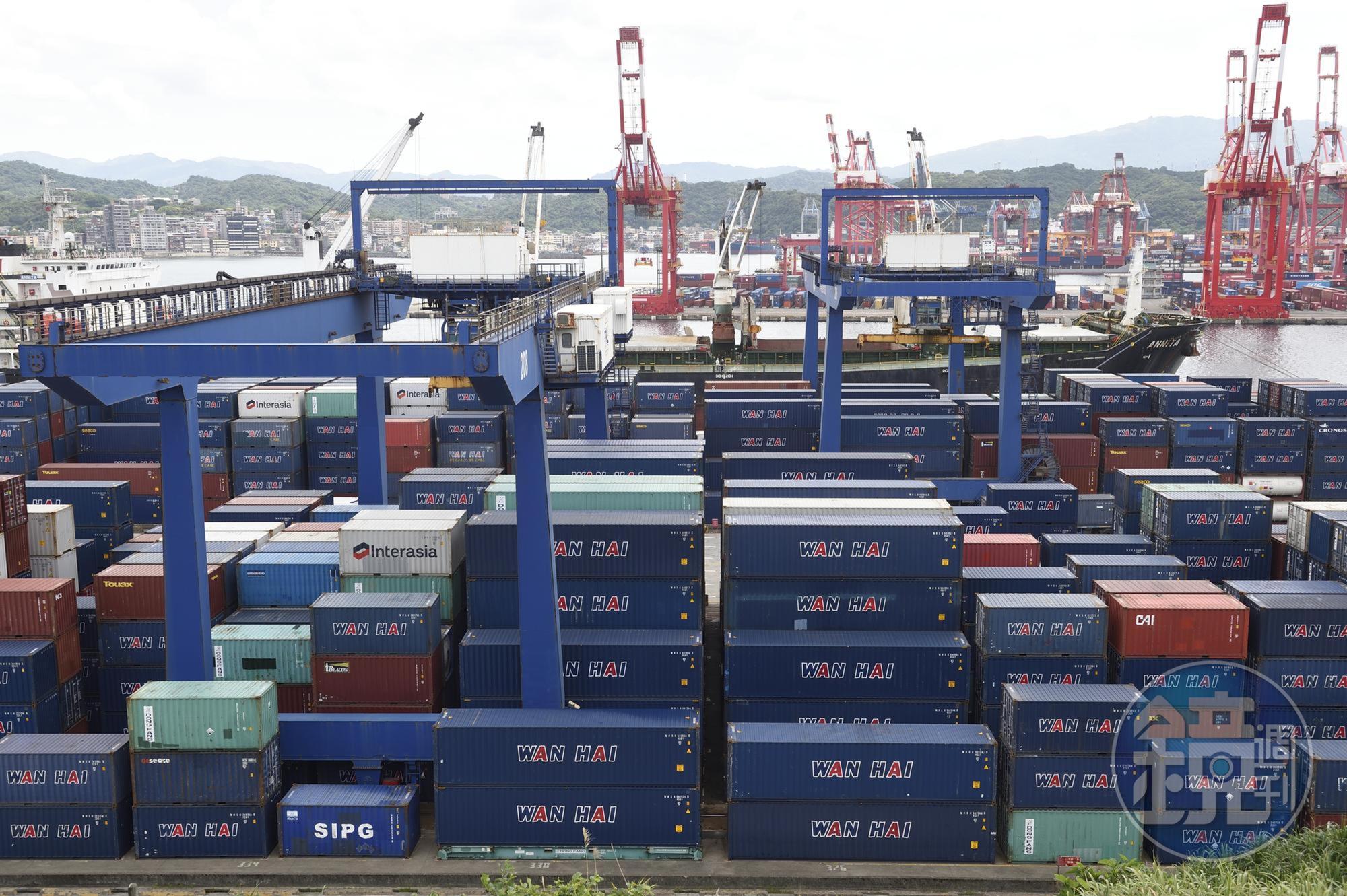 受惠年終消費端需求增加，帶動出口、生產及外銷訂單等指標續強，景氣燈號續亮綠燈。