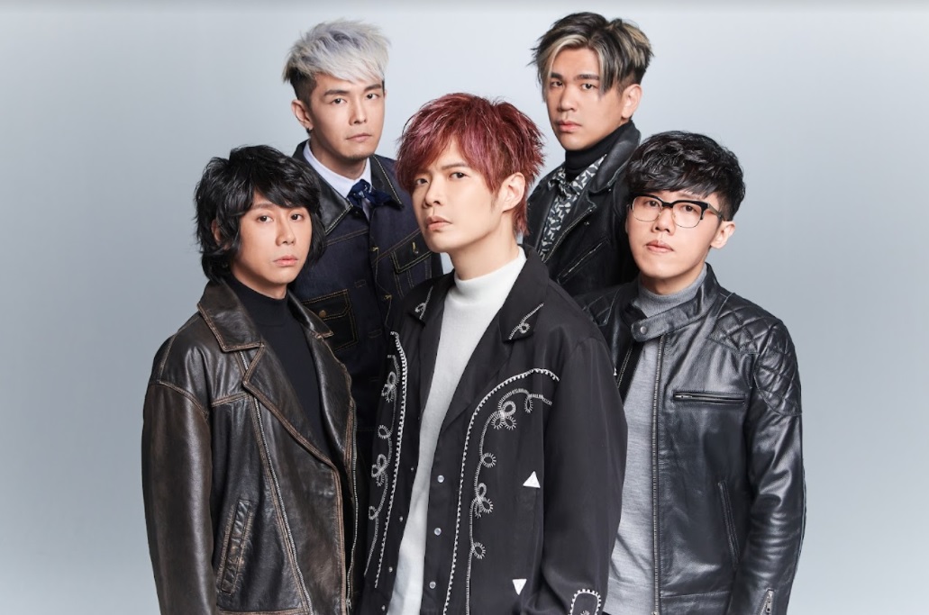 八三夭在2021年底發新輯《顛倒世界》，是他們第一次從頭到尾處理自己的專輯。（KKLIVE提供）