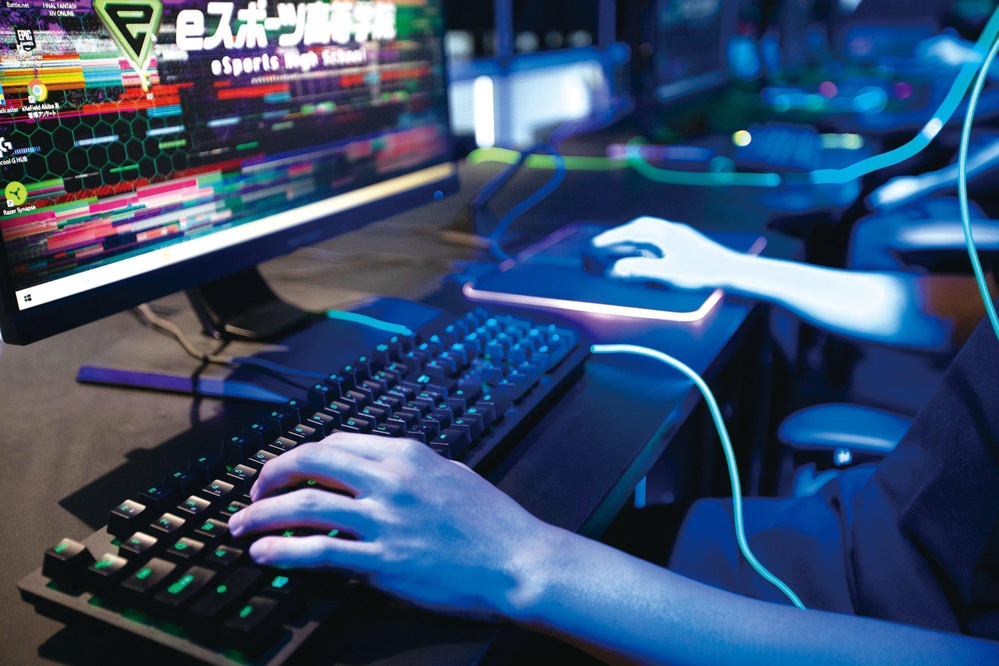 校內有40台高規格遊戲電腦。(翻攝esports-hs.com)