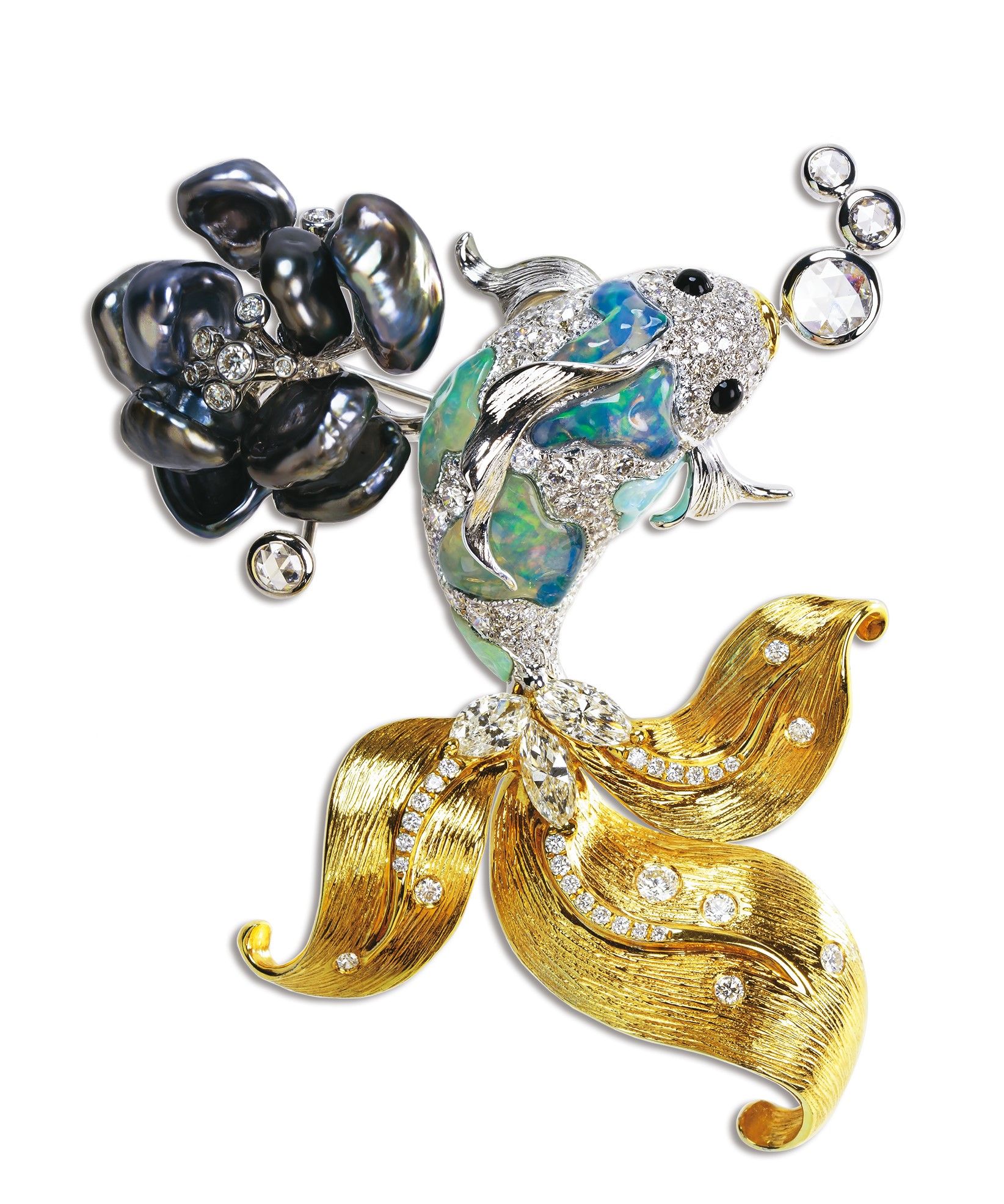 天然巴洛克珍珠蛋白石錦鯉胸墜 NT$774,400 　   （JHENG JEWELLERY提供）